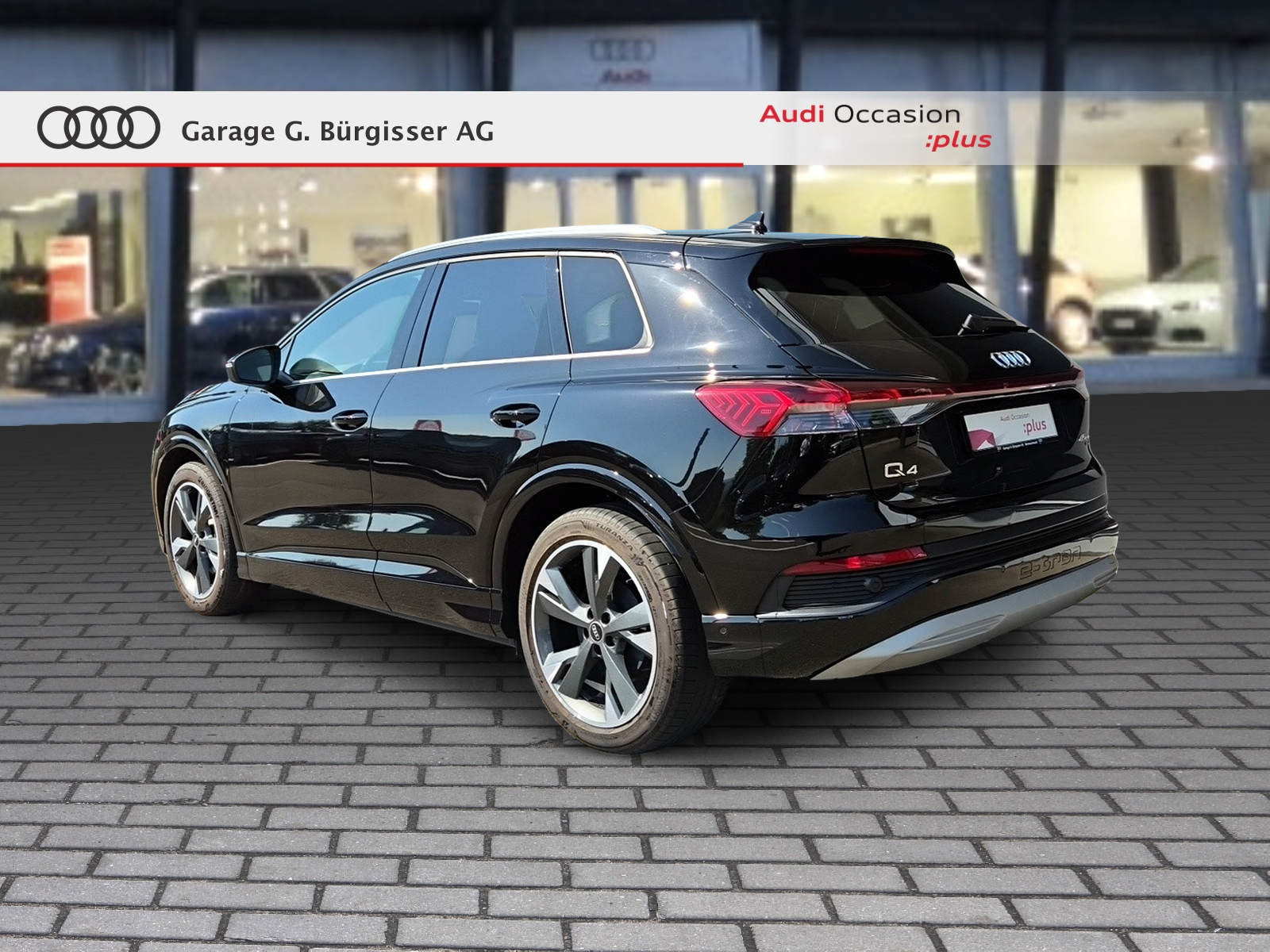 AUDI Q4 e-tron 45 quattro Mythosschwarz Metallic-image-3