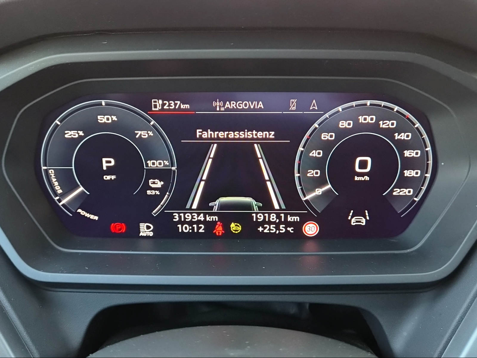 AUDI Q4 e-tron 45 quattro Mythosschwarz Metallic-image-10