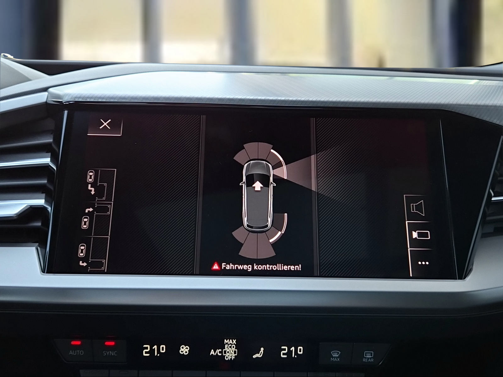 AUDI Q4 e-tron 45 quattro Mythosschwarz Metallic-image-13