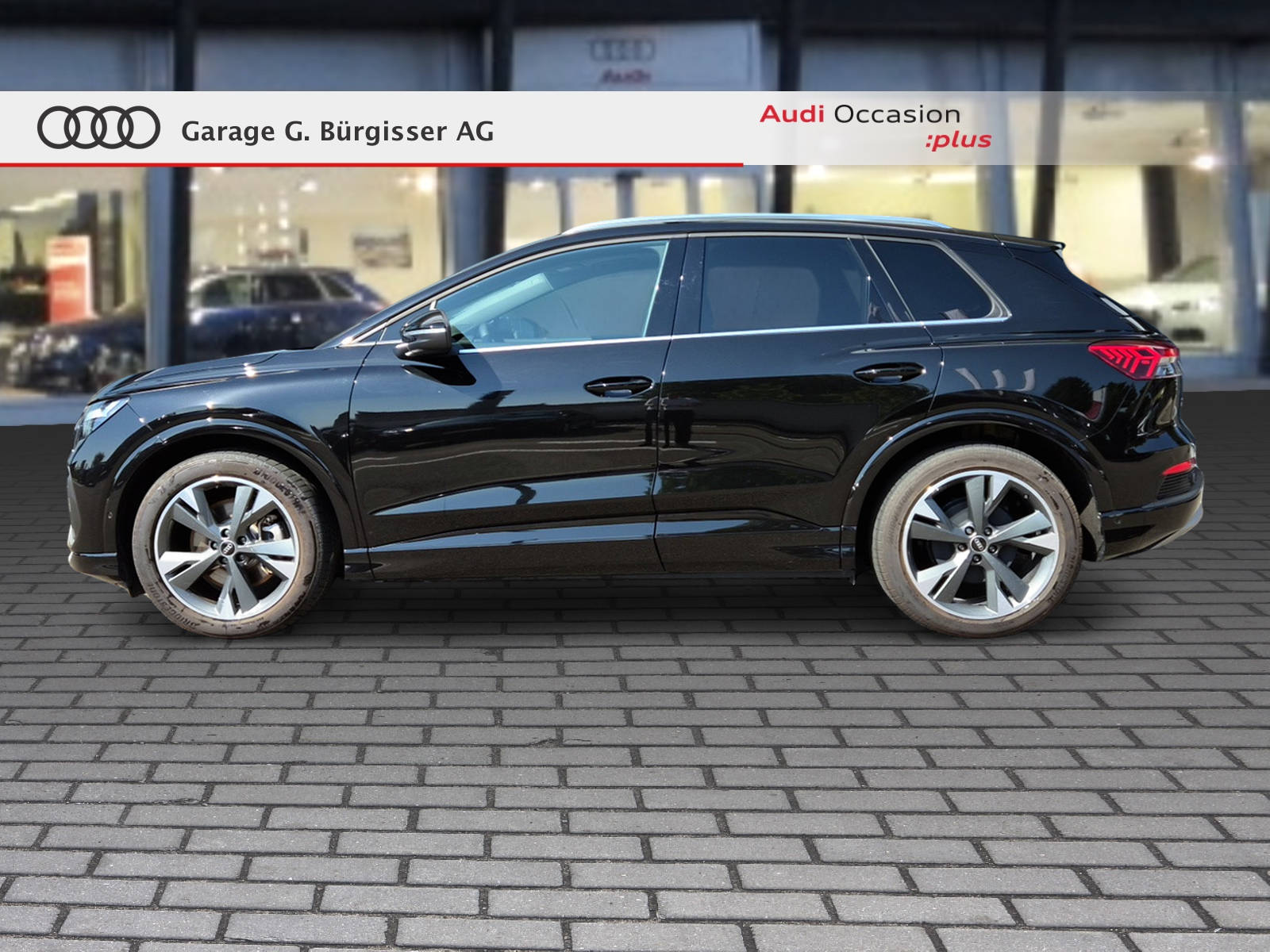 AUDI Q4 e-tron 45 quattro Mythosschwarz Metallic-image-2