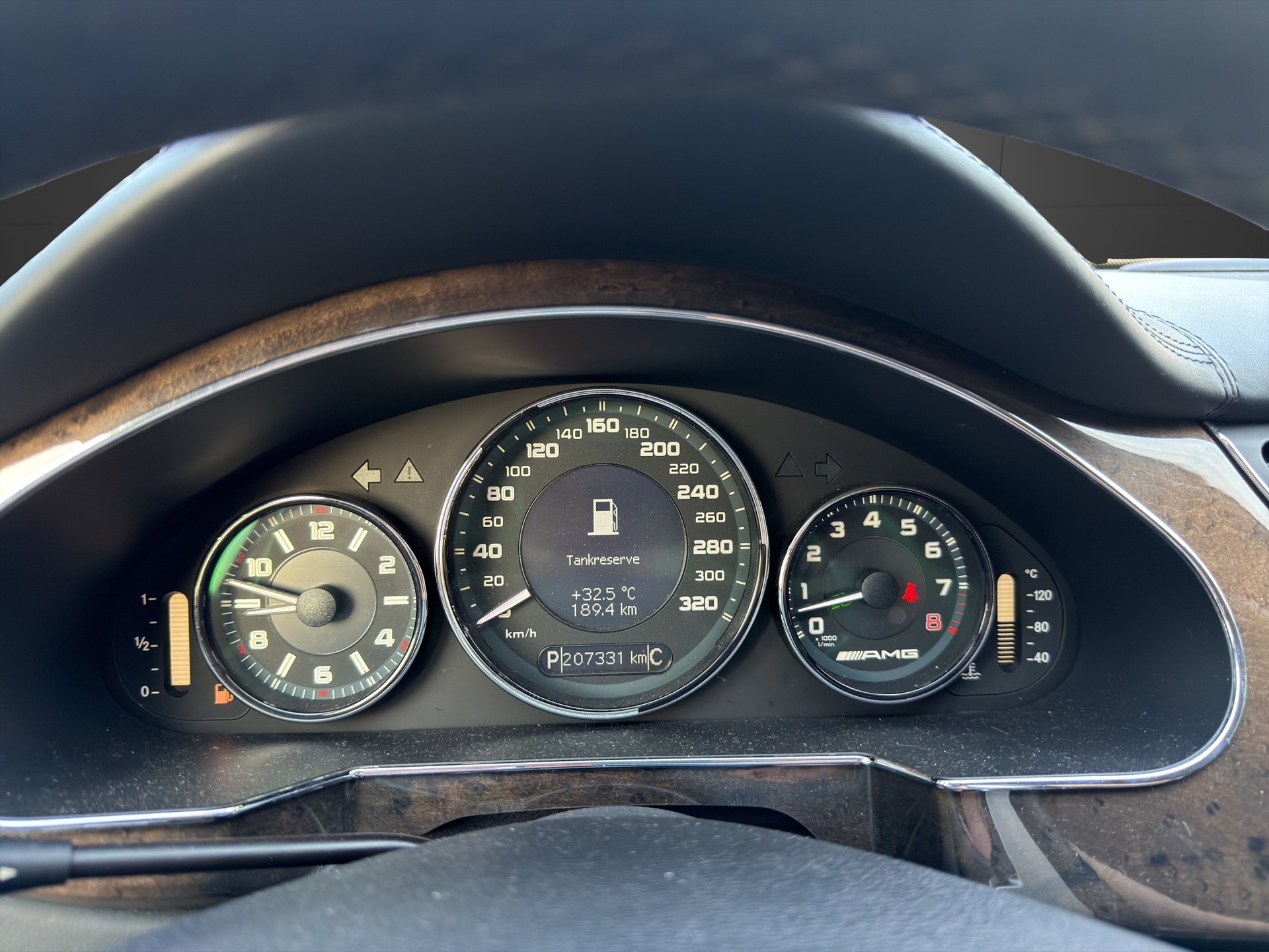 MERCEDES-BENZ CLS 63 AMG 7G-Tronic-image-11