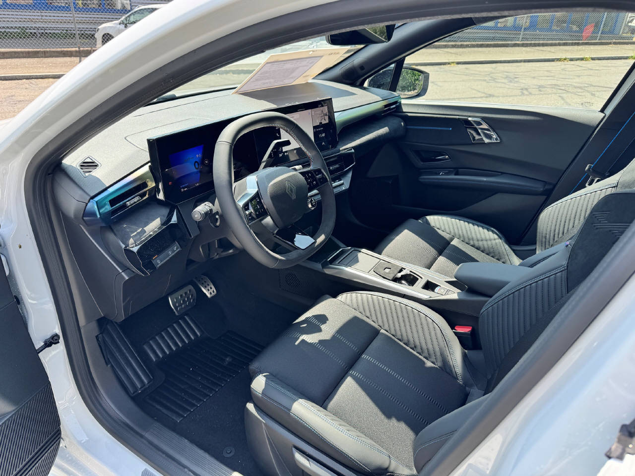 RENAULT Clio 1.2 TCe esprit Alpine EDC-image-7