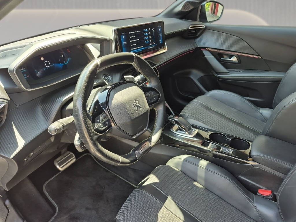 PEUGEOT 208 1.2 PureTech GT EAT8-image-9