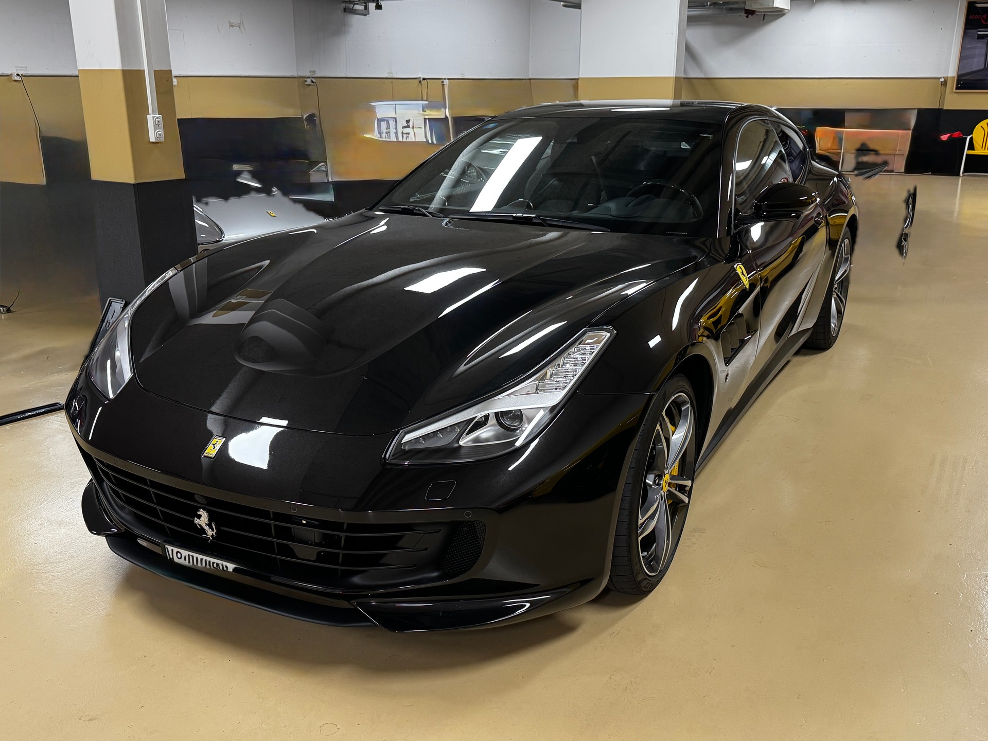 FERRARI GTC 4 Lusso-image-14