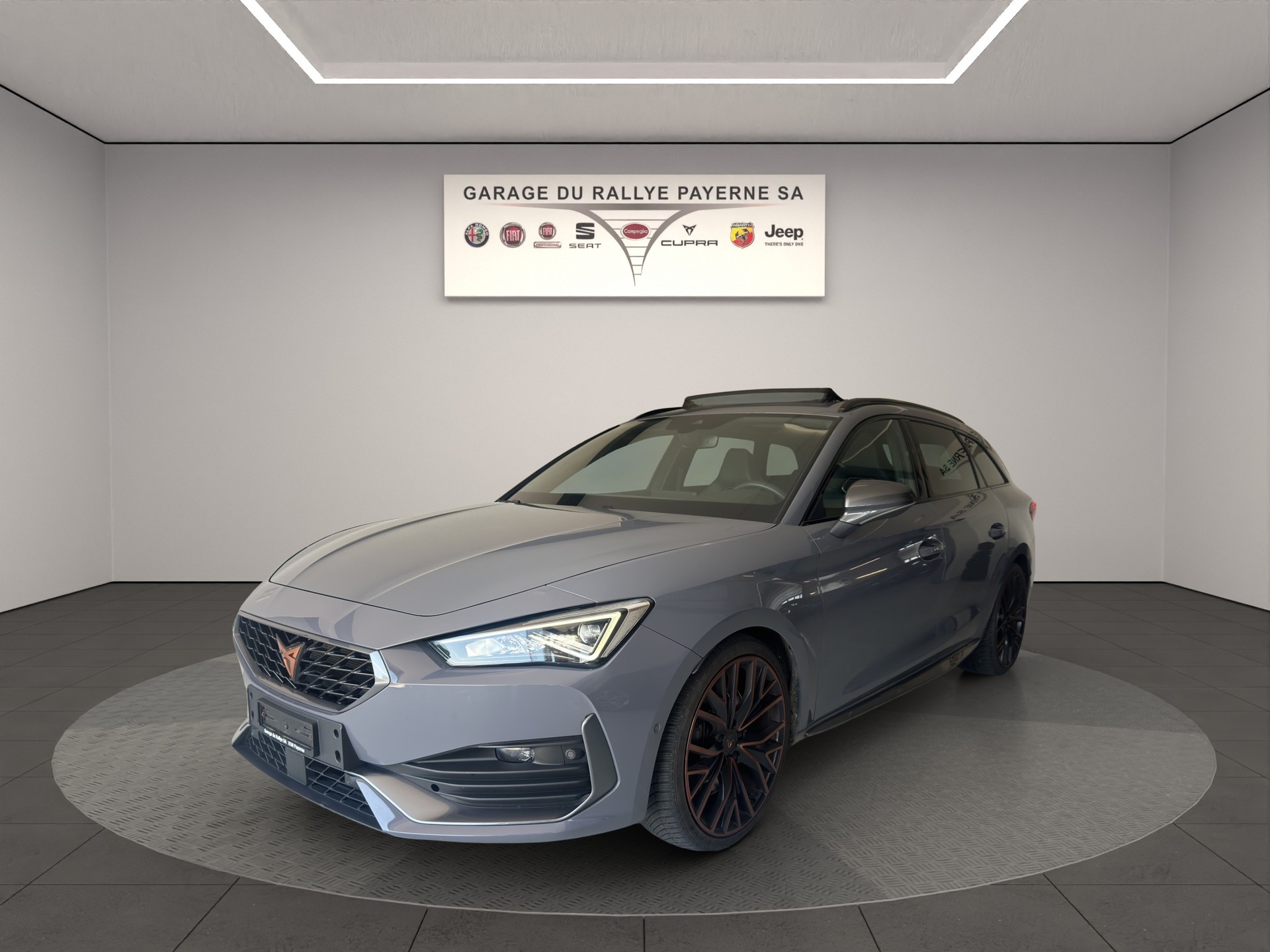 CUPRA LEON ST 2.0 TSI VZ DSG 4Drive-image-1