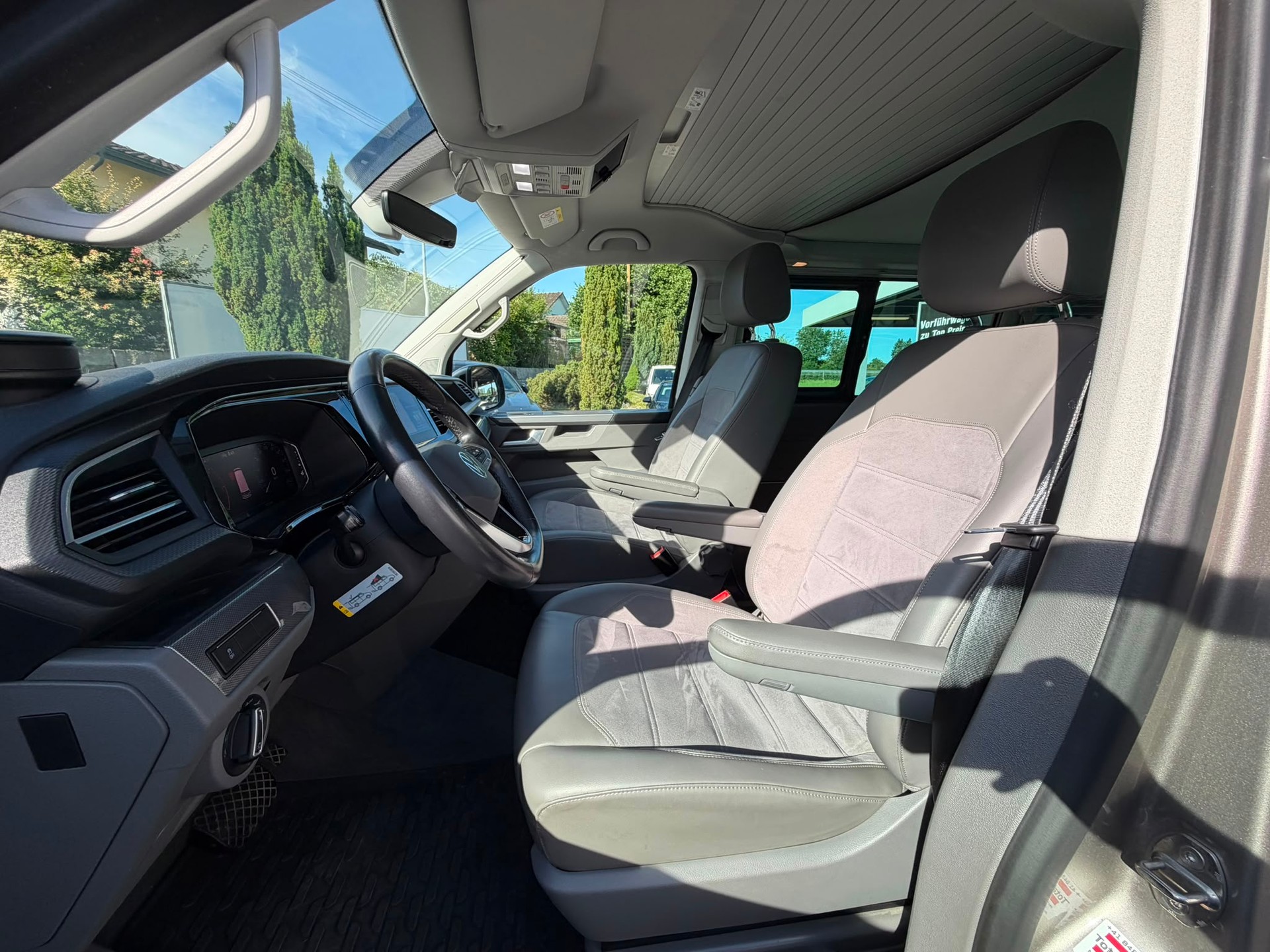 VW T6.1 California 2.0 Bi-TDI Ocean Liberty 4Motion DSG-image-11