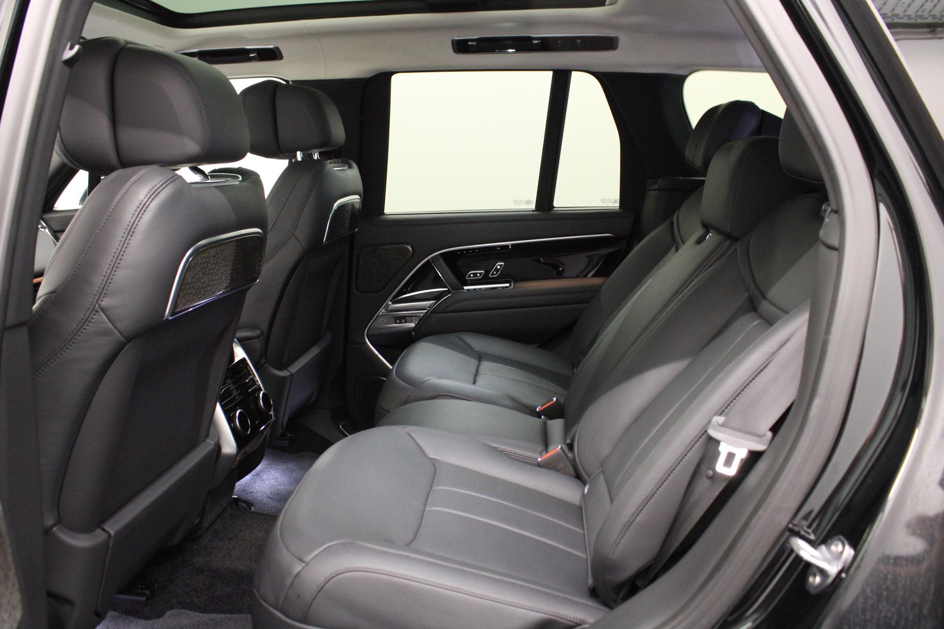 LAND ROVER Range Rover 4.4 V8 Autobiography-image-5