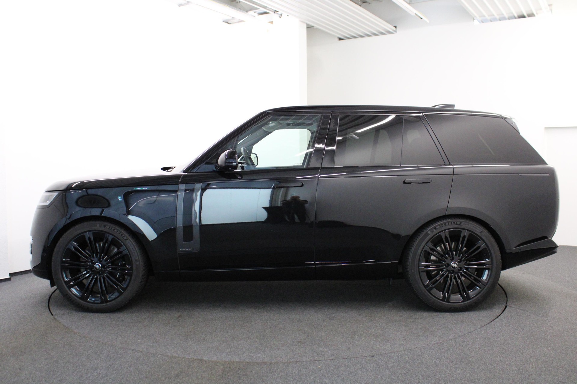 LAND ROVER Range Rover 4.4 V8 Autobiography-image-3