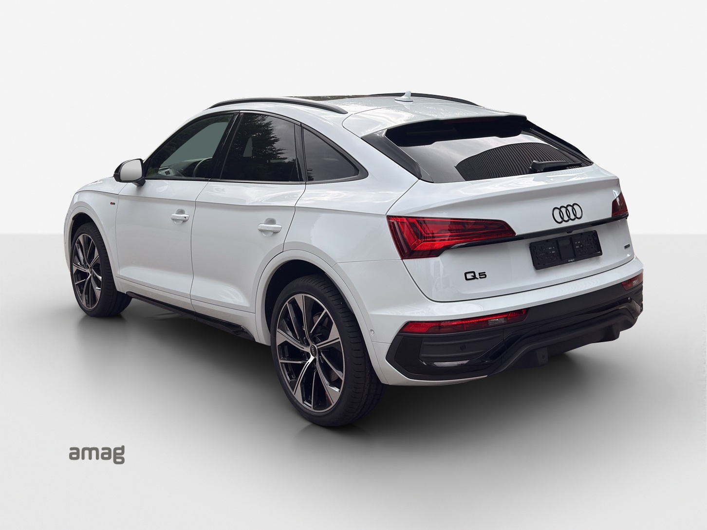AUDI Q5 Sportback 45 TFSI S line quattro S-tronic-image-2