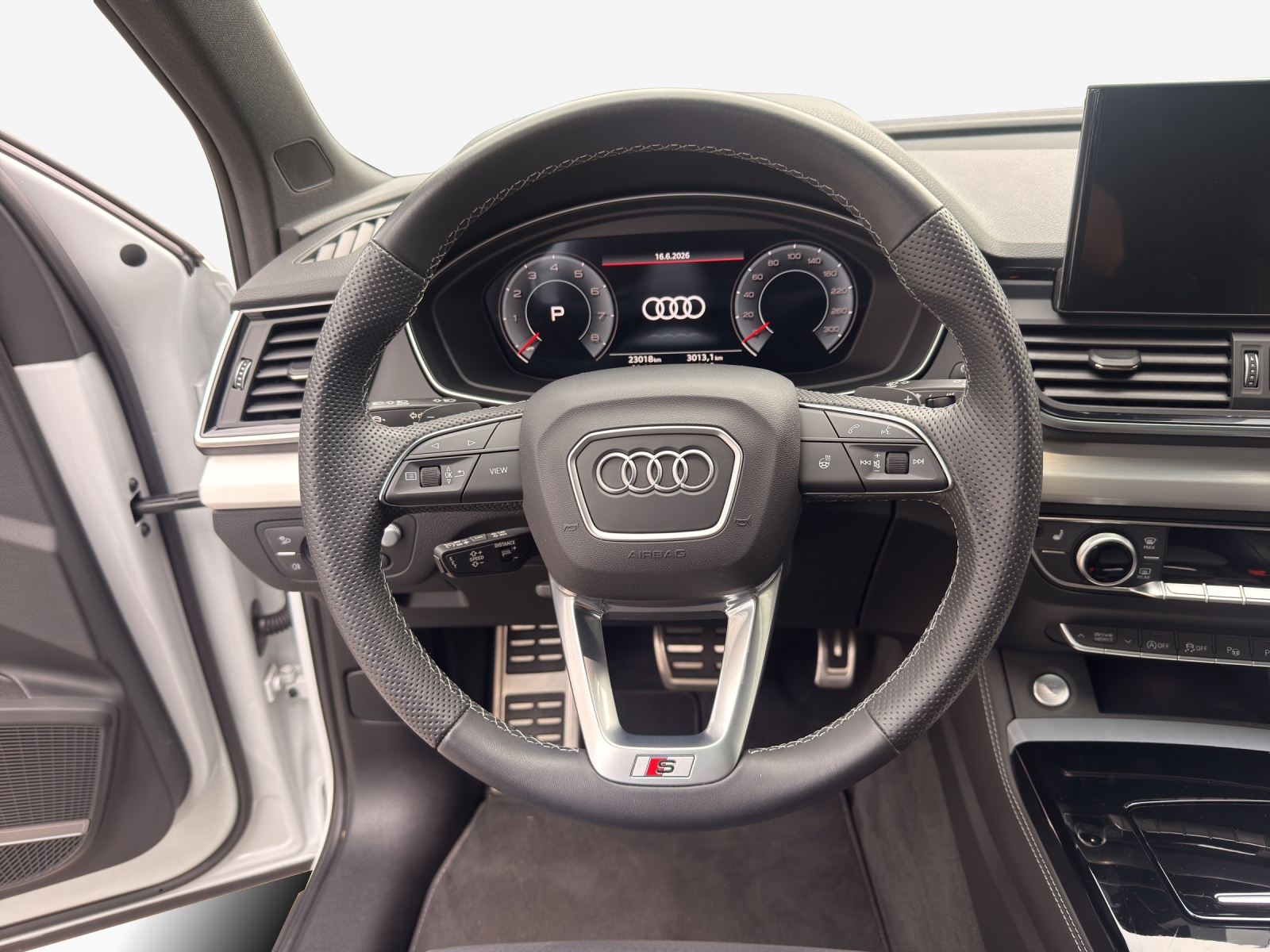 AUDI Q5 Sportback 45 TFSI S line quattro S-tronic-image-9