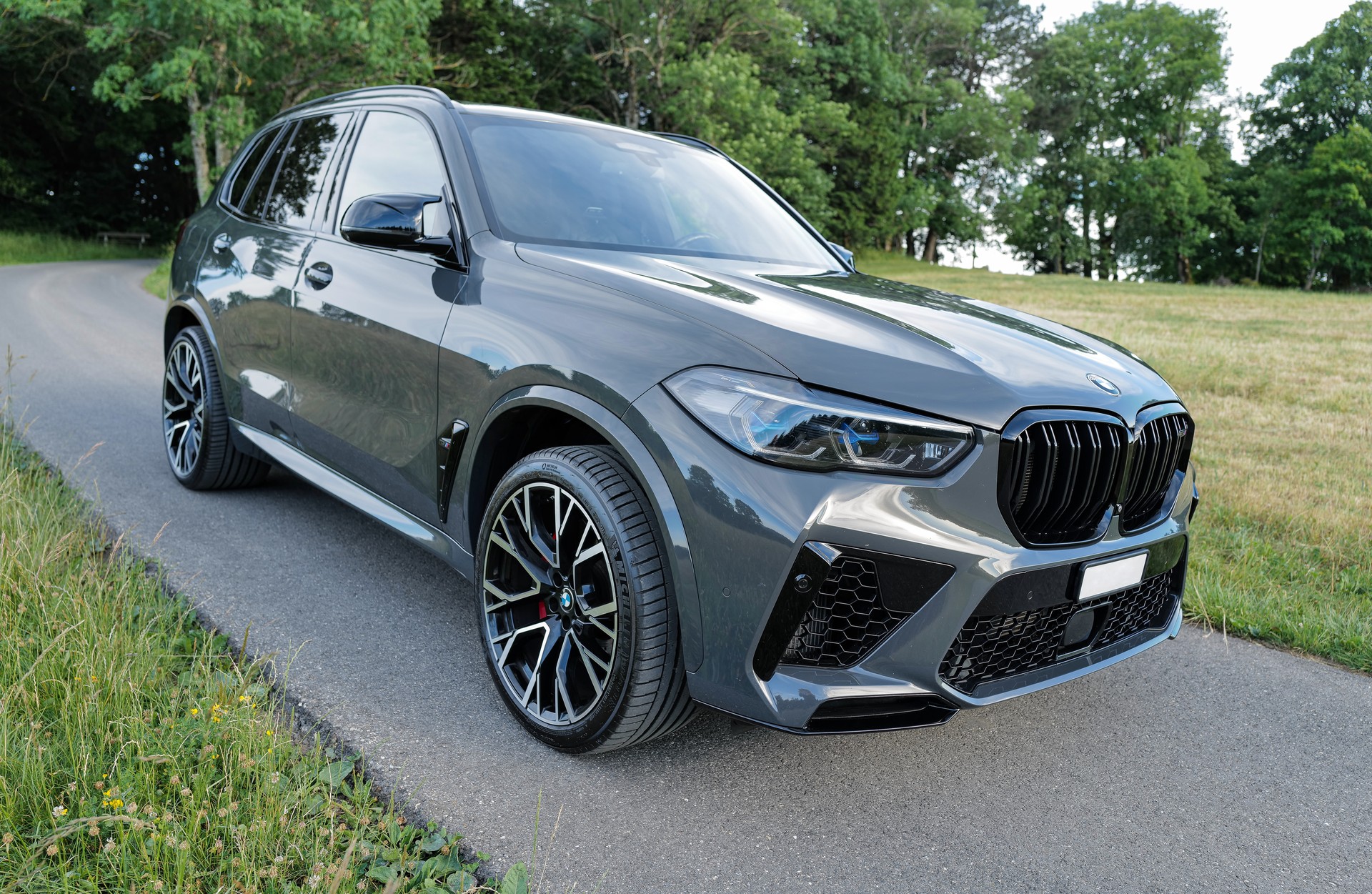 BMW M Competition-image-2