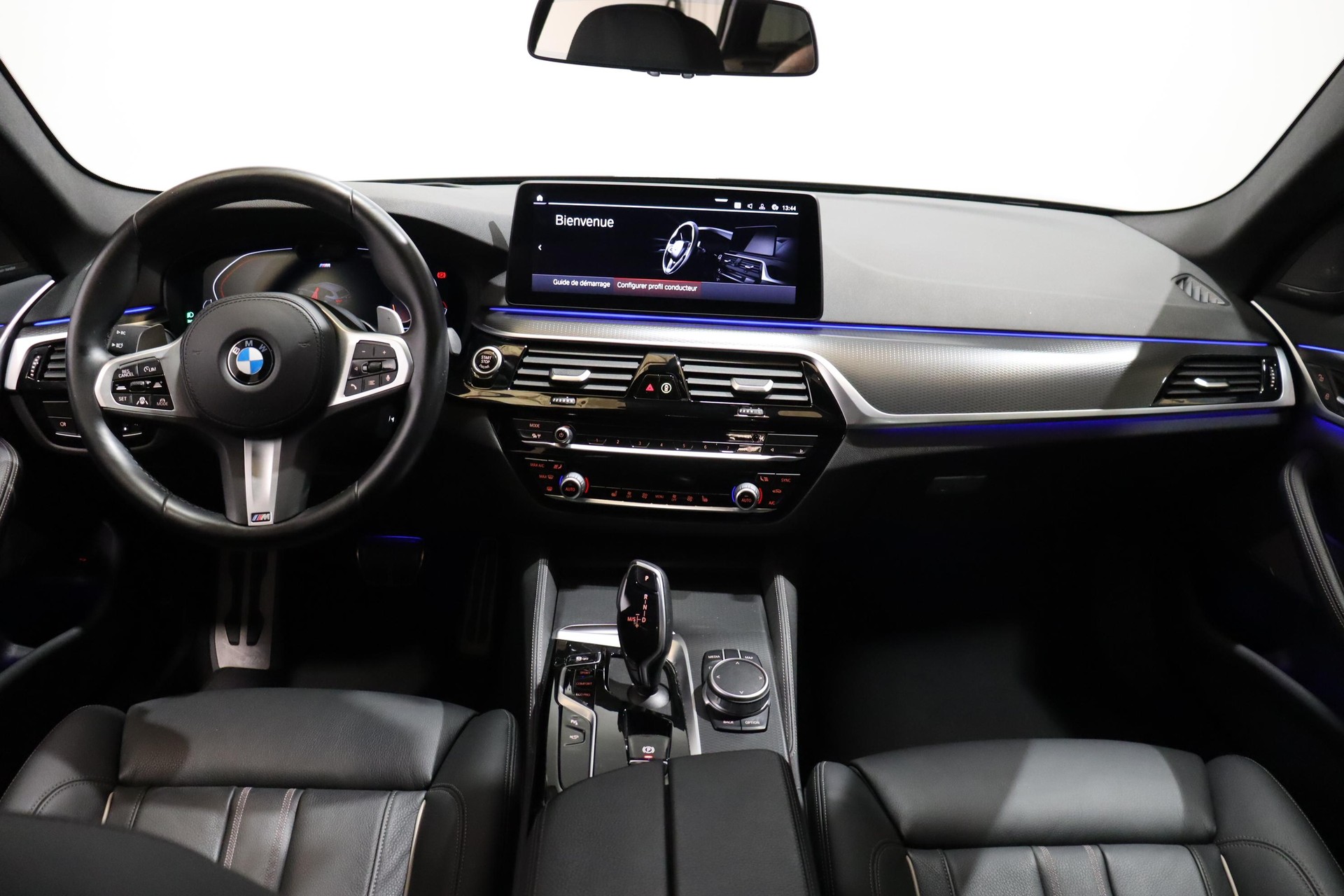 BMW 520d xDrive Touring-image-8