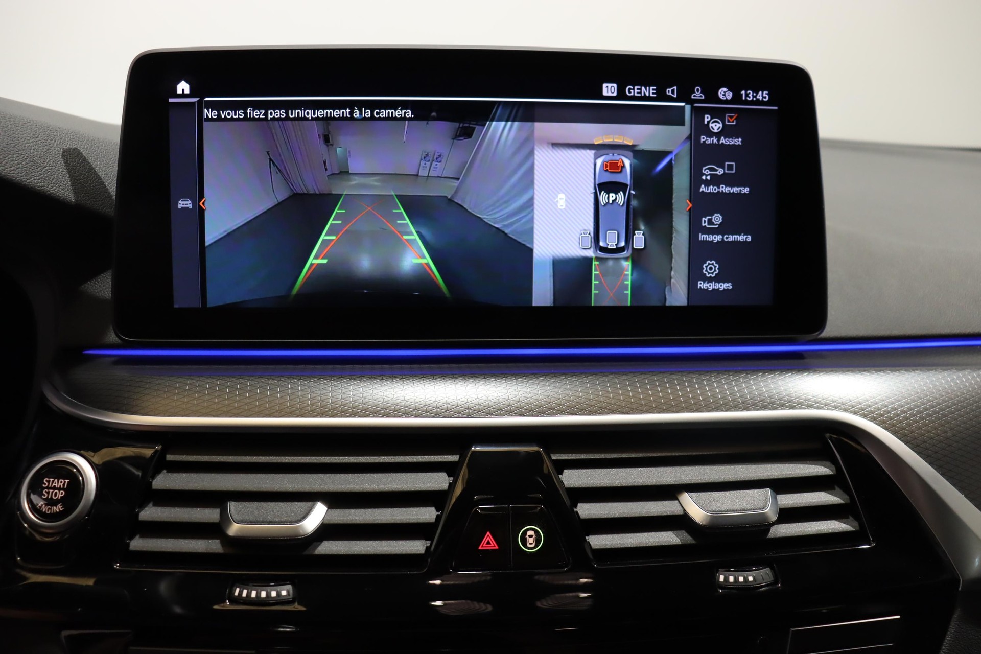 BMW 520d xDrive Touring-image-14