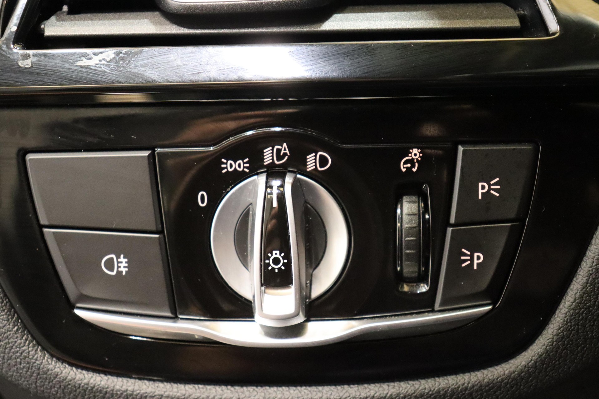BMW 520d xDrive Touring-image-15