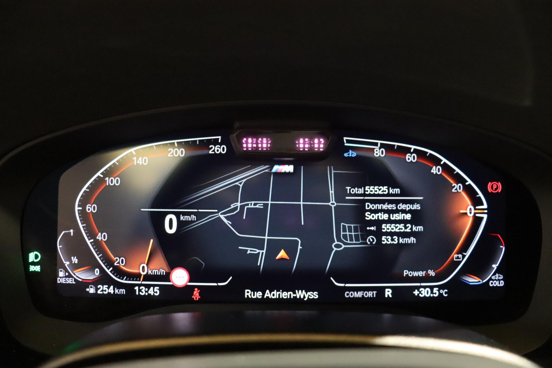 BMW 520d xDrive Touring-image-10