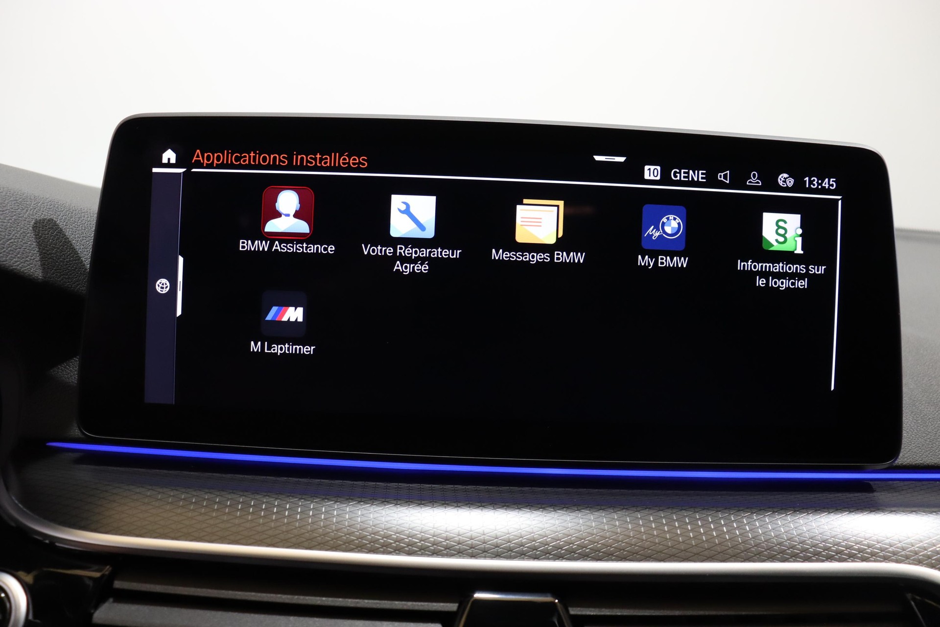 BMW 520d xDrive Touring-image-18