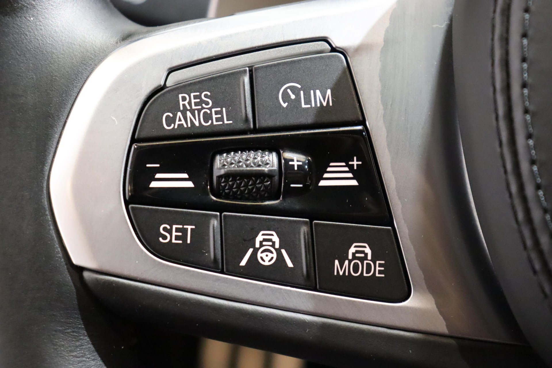 BMW 520d xDrive Touring-image-16