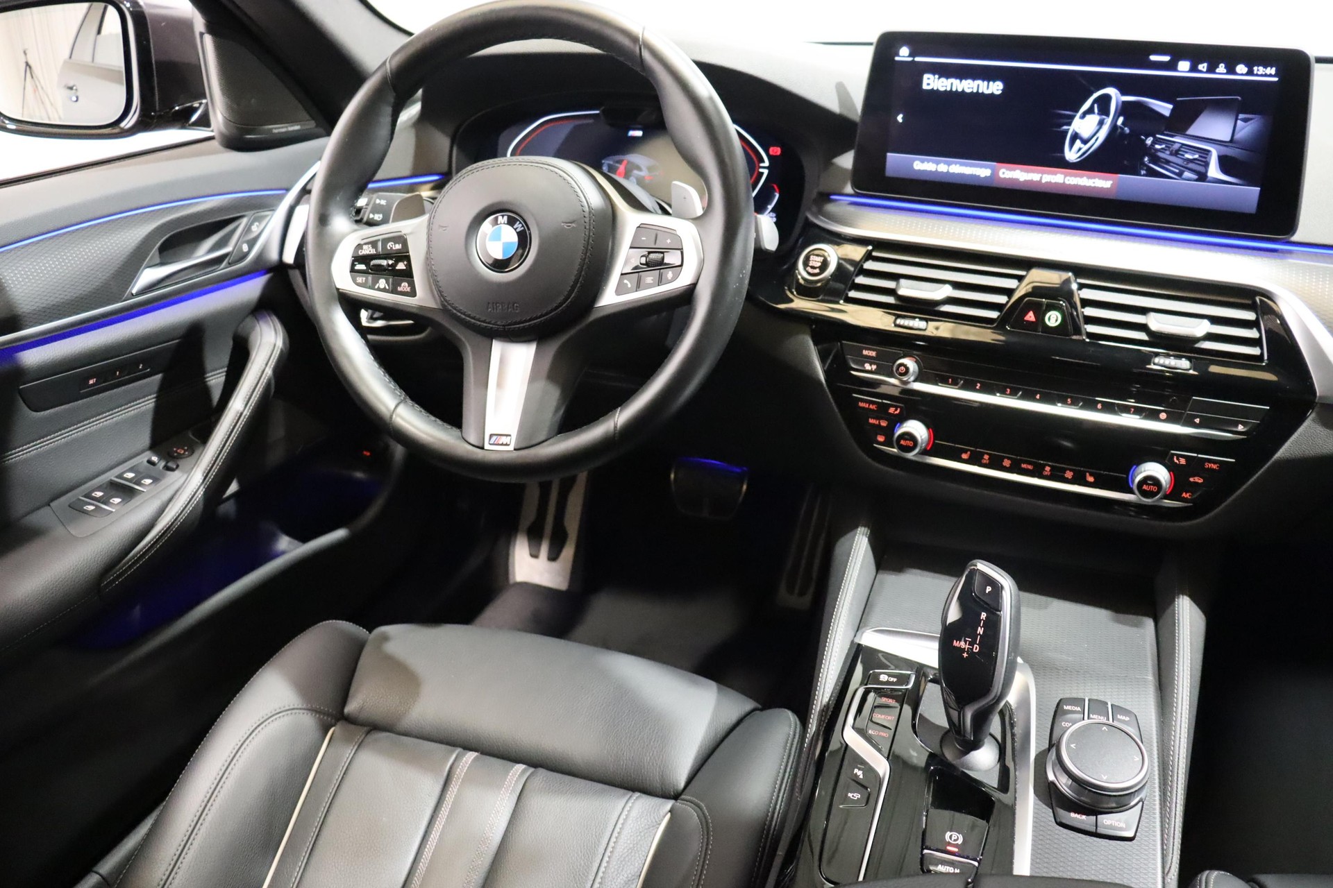 BMW 520d xDrive Touring-image-6