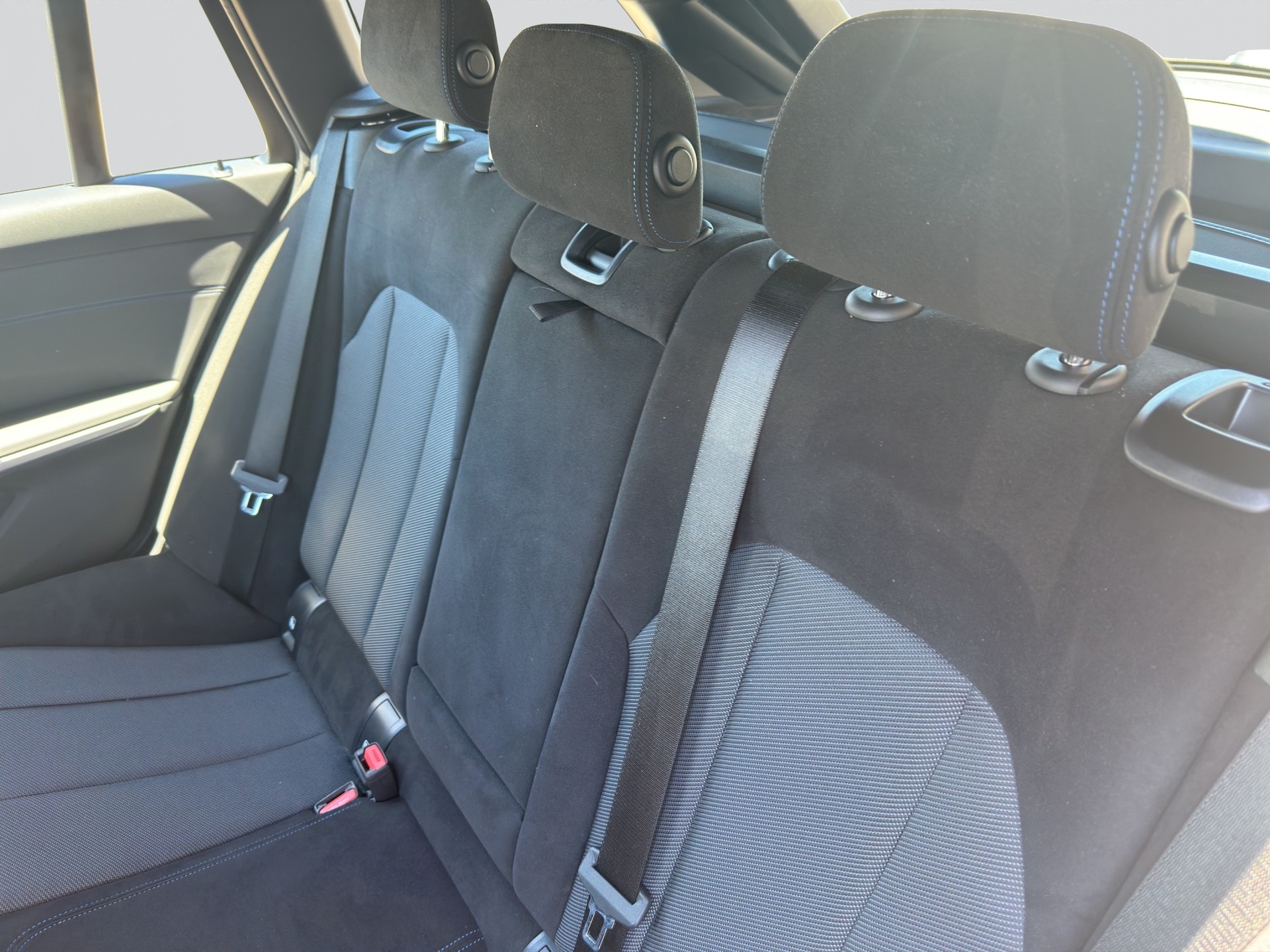 BMW 330i Shadow xDrive Steptronic-image-8
