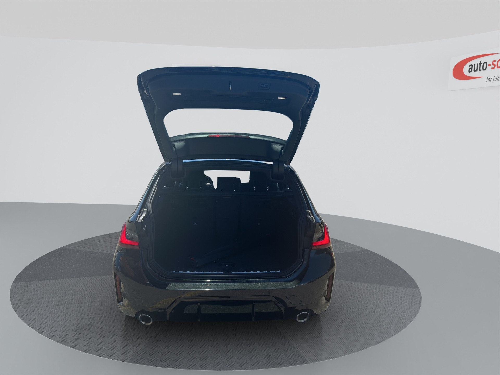 BMW 330i Shadow xDrive Steptronic-image-4