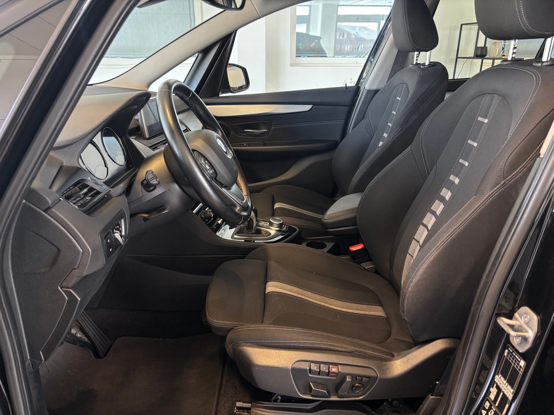 BMW 218d xDrive Gran Tourer Steptronic-image-6