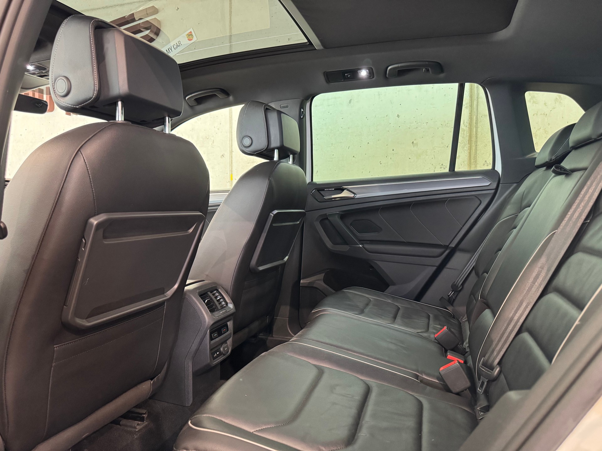 VW Tiguan 2.0 TDI SCR Highline R LINE 4Motion DSG || CH-FZG || HEAD UP || 360 || AHK || PANORAMA || DYNAUDIO-image-27