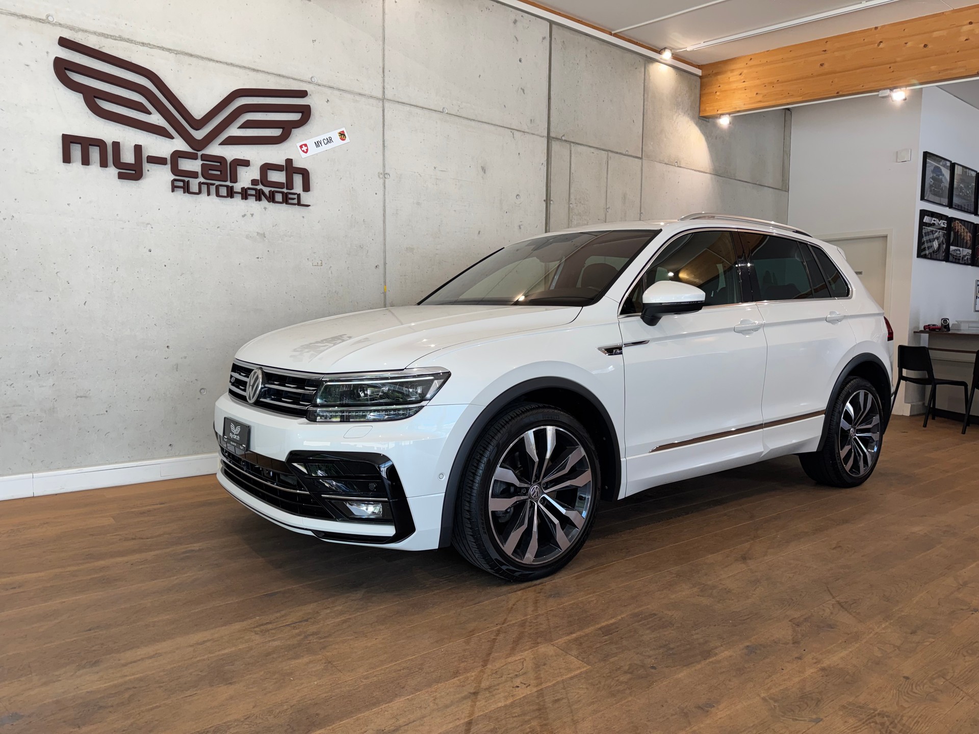VW Tiguan 2.0 TDI SCR Highline R LINE 4Motion DSG || CH-FZG || HEAD UP || 360 || AHK || PANORAMA || DYNAUDIO-image-0