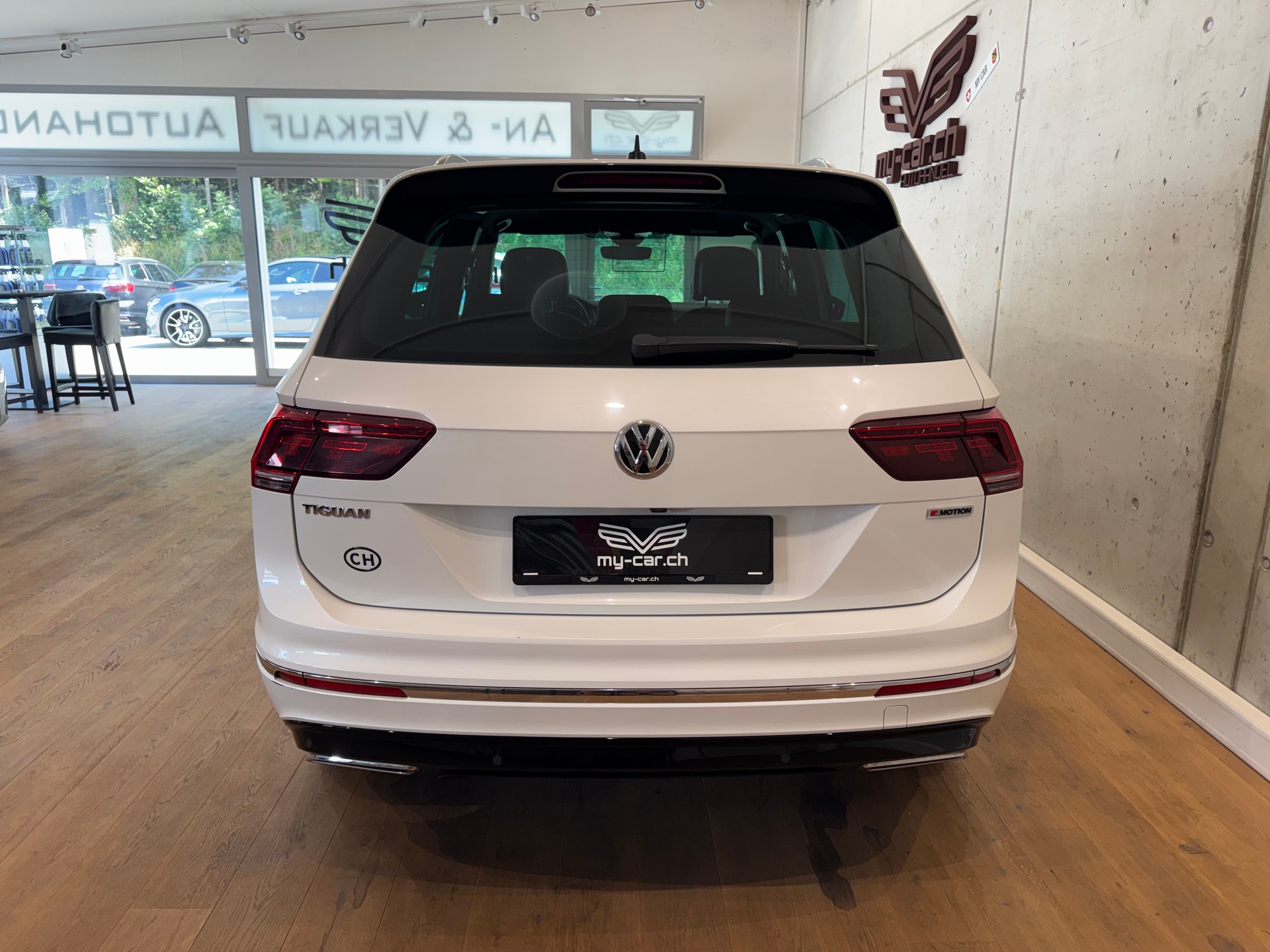 VW Tiguan 2.0 TDI SCR Highline R LINE 4Motion DSG || CH-FZG || HEAD UP || 360 || AHK || PANORAMA || DYNAUDIO-image-9