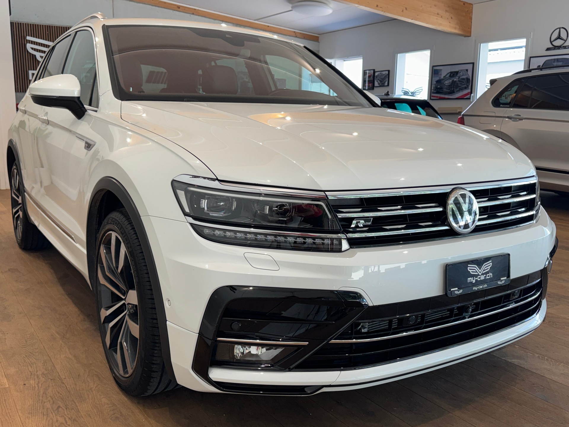 VW Tiguan 2.0 TDI SCR Highline R LINE 4Motion DSG || CH-FZG || HEAD UP || 360 || AHK || PANORAMA || DYNAUDIO-image-12