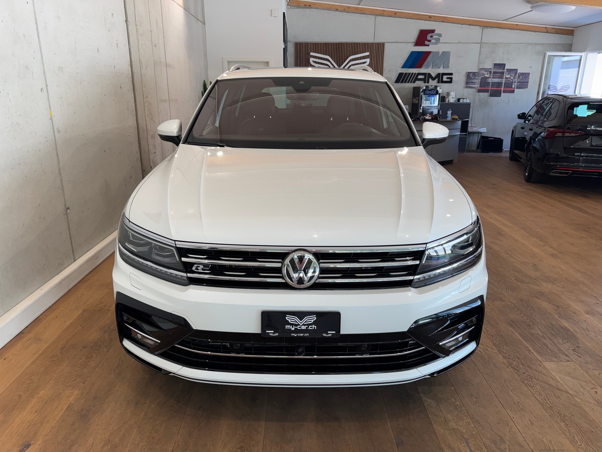 VW Tiguan 2.0 TDI SCR Highline R LINE 4Motion DSG || CH-FZG || HEAD UP || 360 || AHK || PANORAMA || DYNAUDIO-image-15