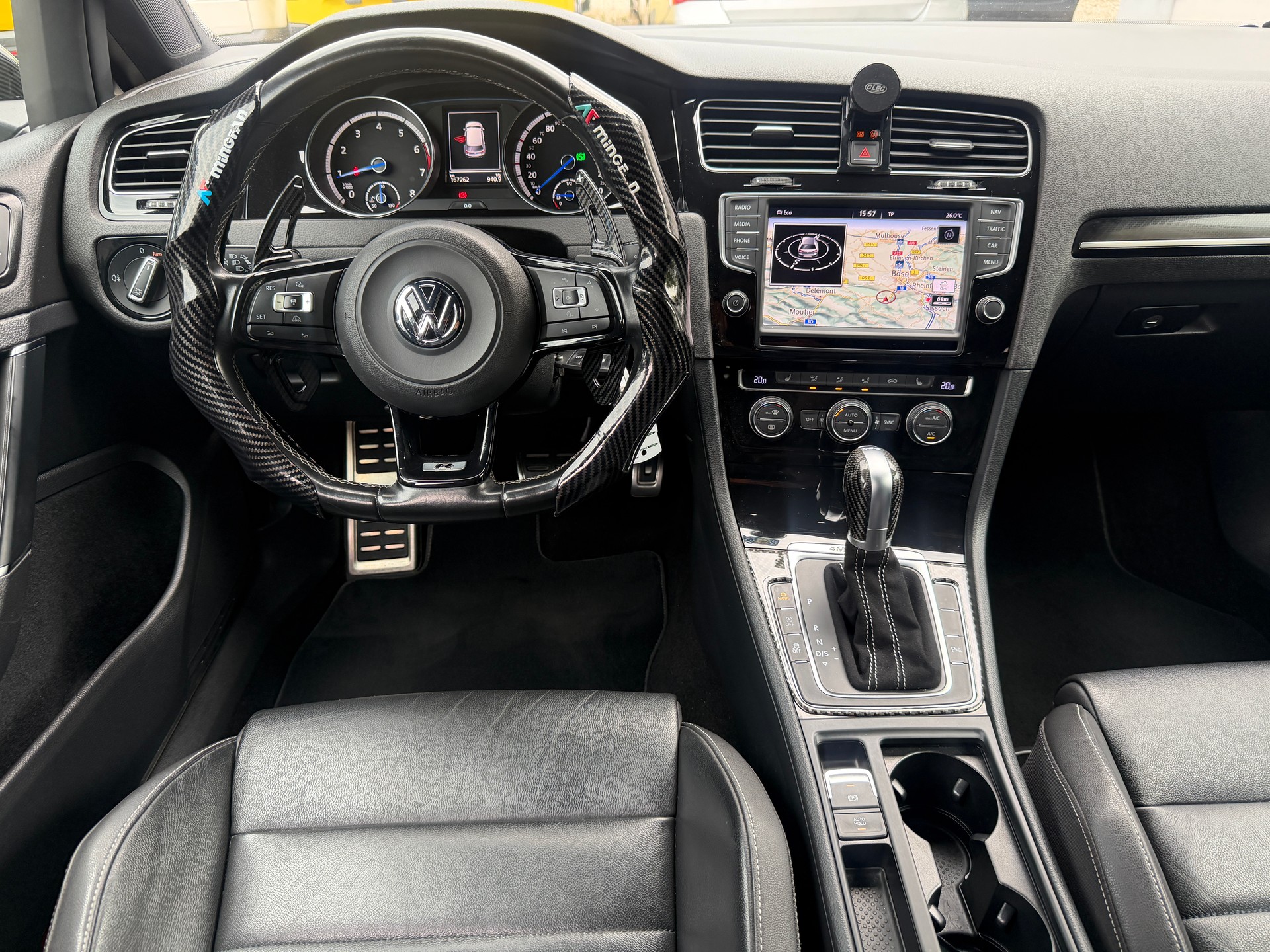 VW Golf 2.0 TSI R 4Motion DSG-image-1