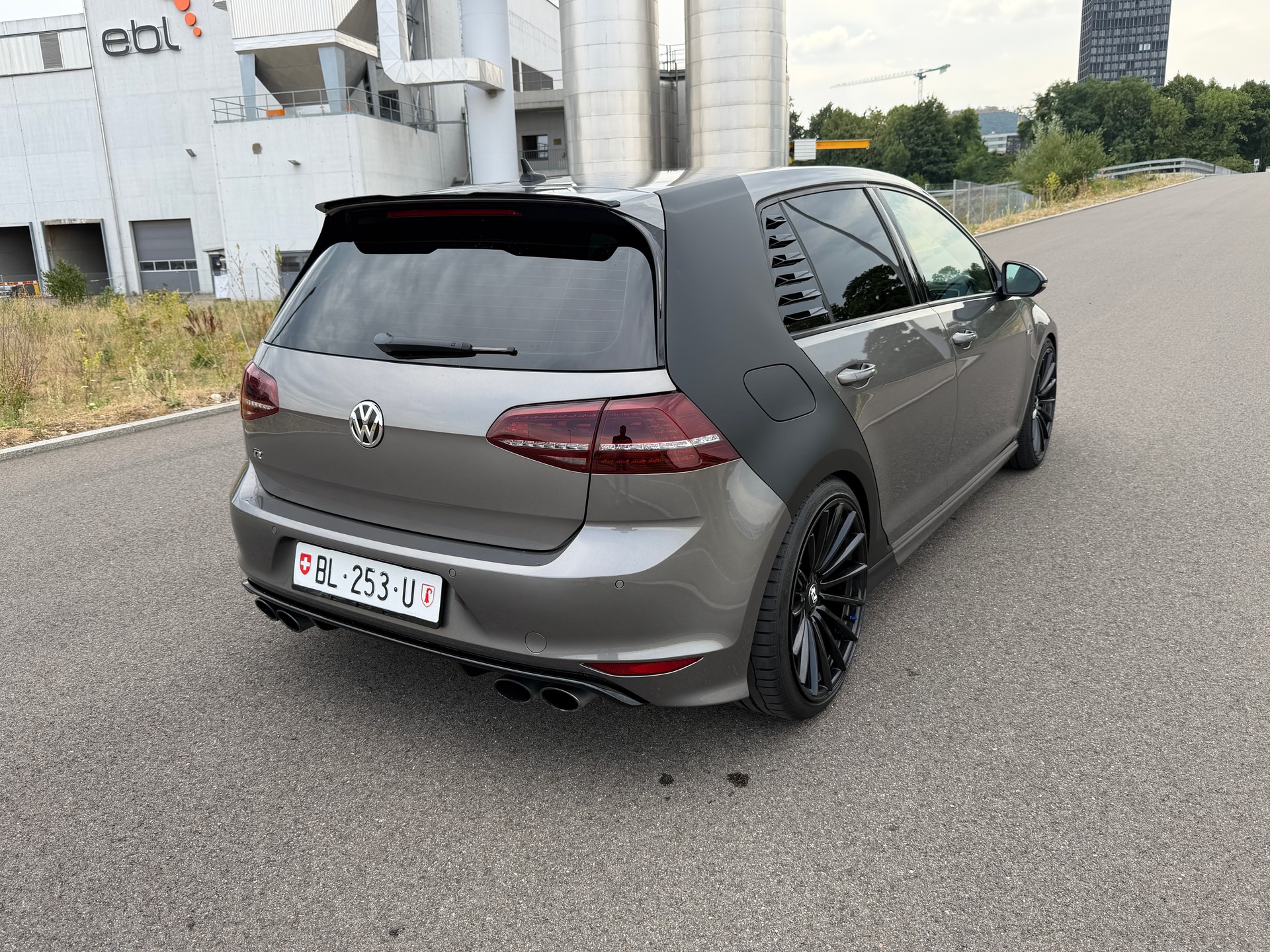 VW Golf 2.0 TSI R 4Motion DSG-image-6