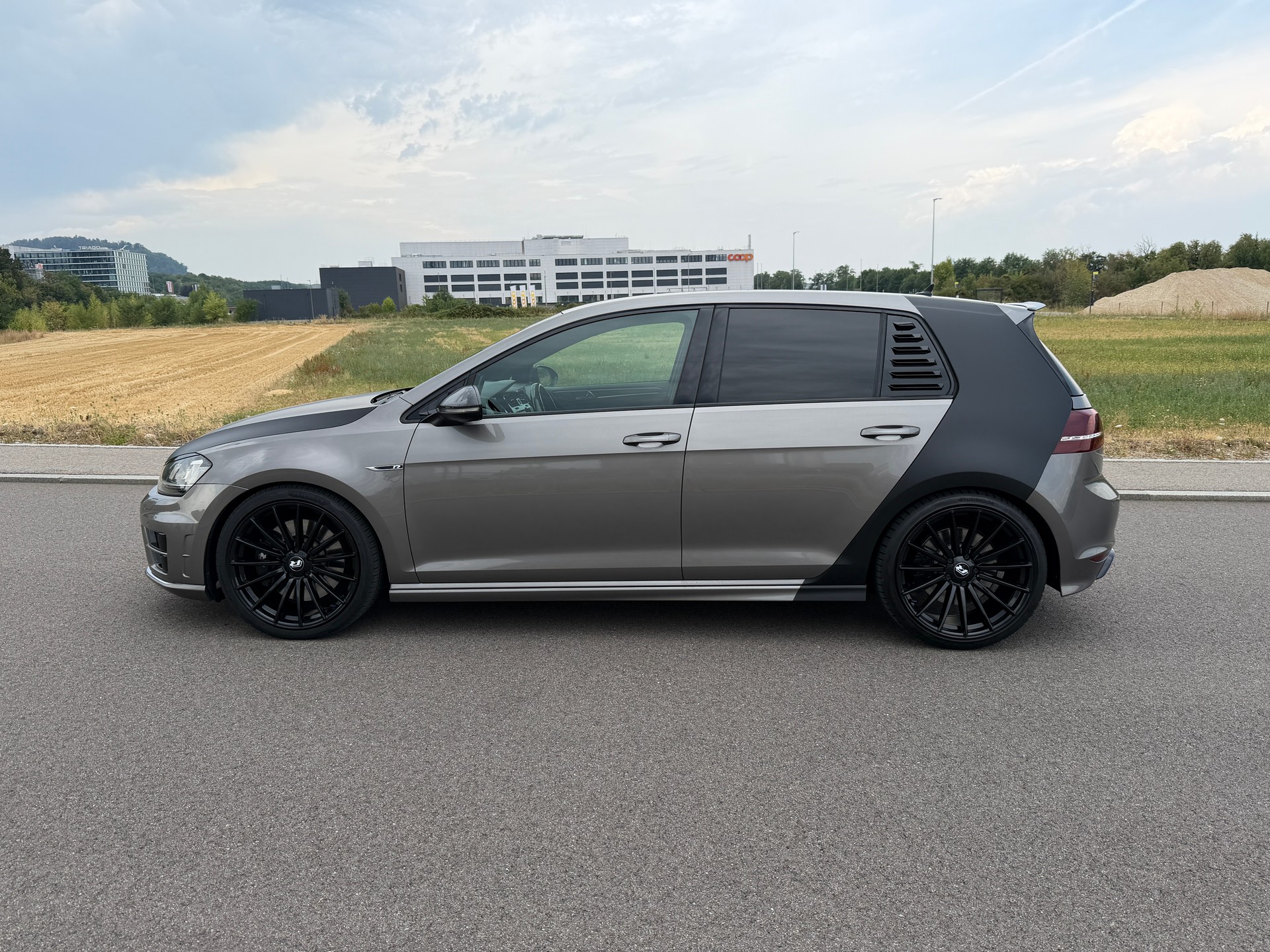 VW Golf 2.0 TSI R 4Motion DSG-image-9