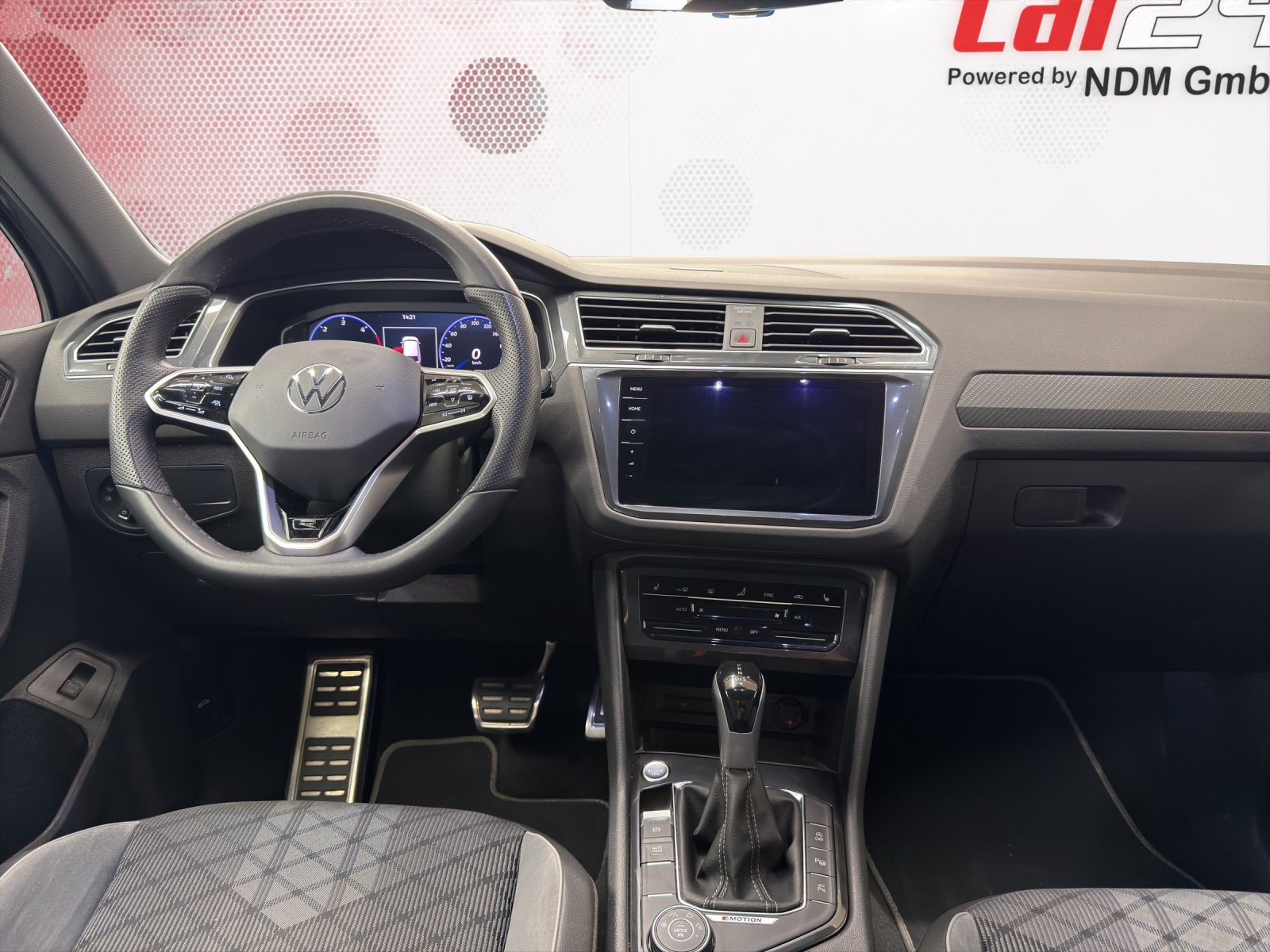 VW Tiguan 2.0 TDI SCR R-Line 4Motion DSG-image-8