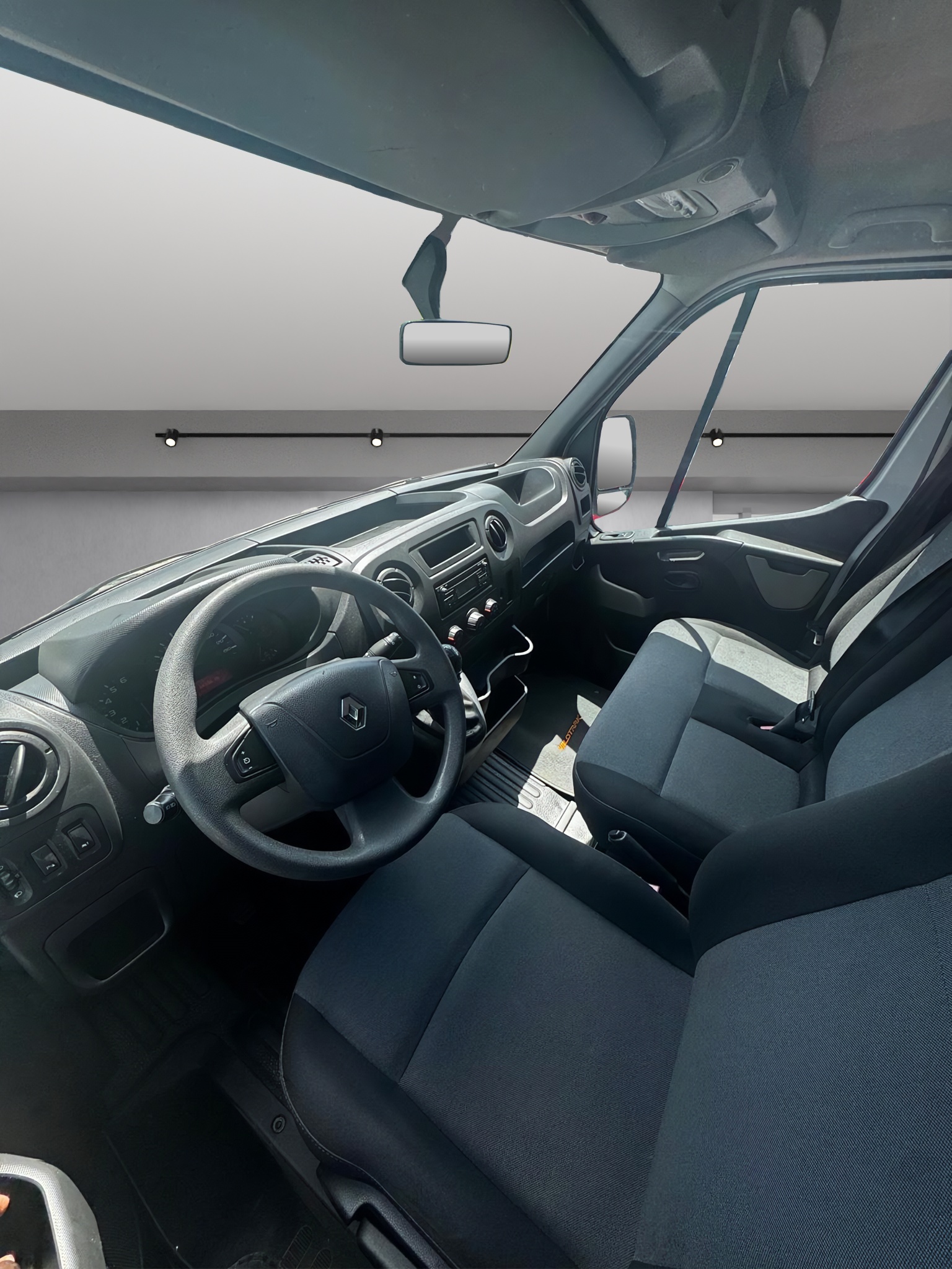 RENAULT Master T35 2.3dCi 130 L2H2-image-8
