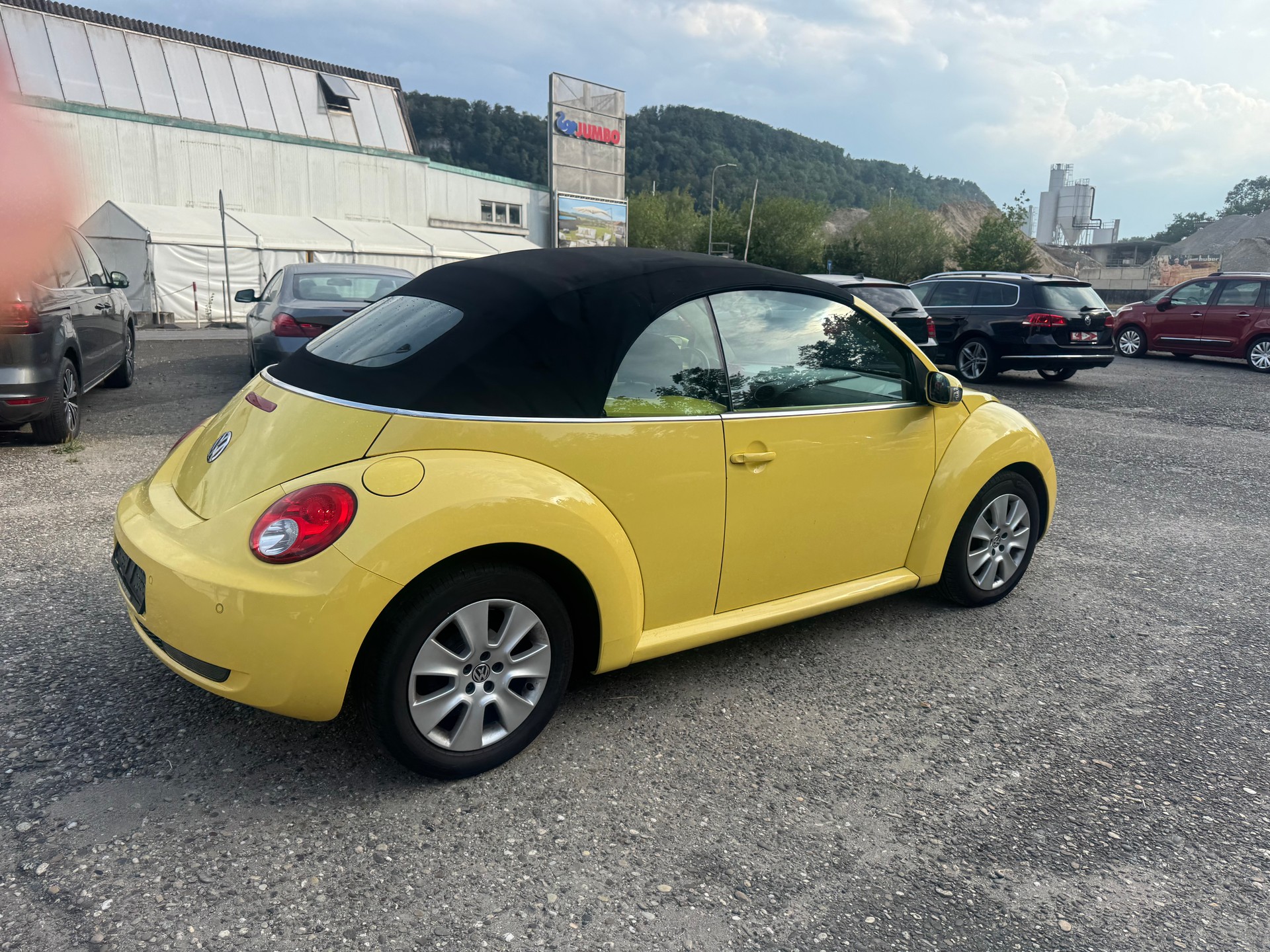 VW BEETLE-image-6