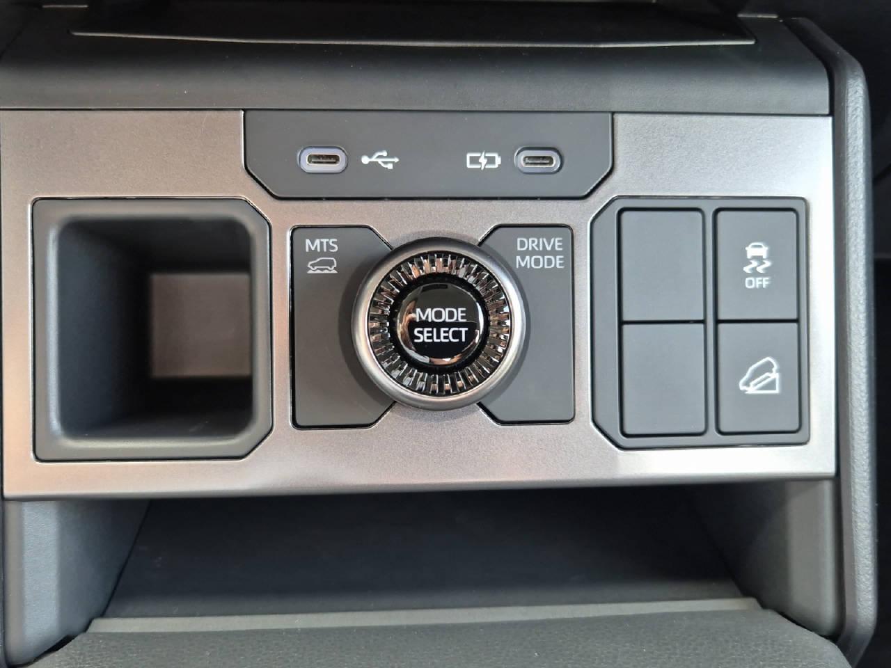 TOYOTA Hilux Double Cab.-Pick-up 59KWh Comfort-image-16