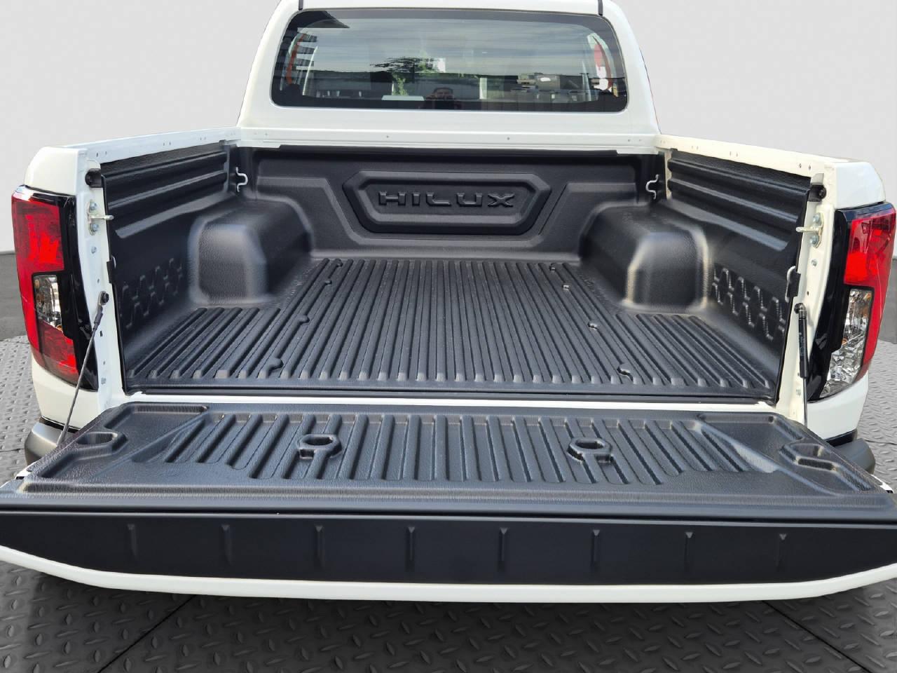 TOYOTA Hilux Double Cab.-Pick-up 59KWh Comfort-image-8