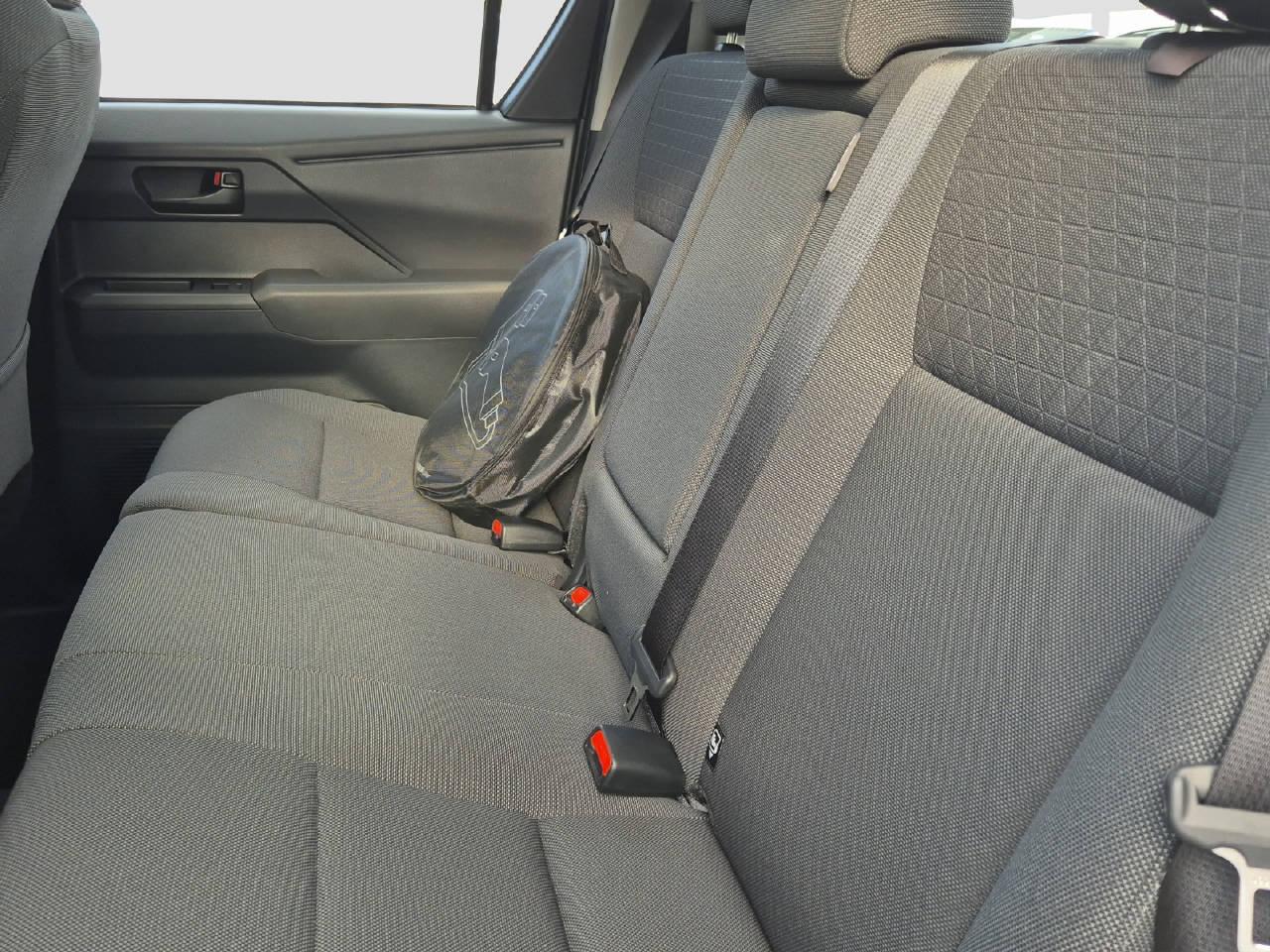 TOYOTA Hilux Double Cab.-Pick-up 59KWh Comfort-image-14
