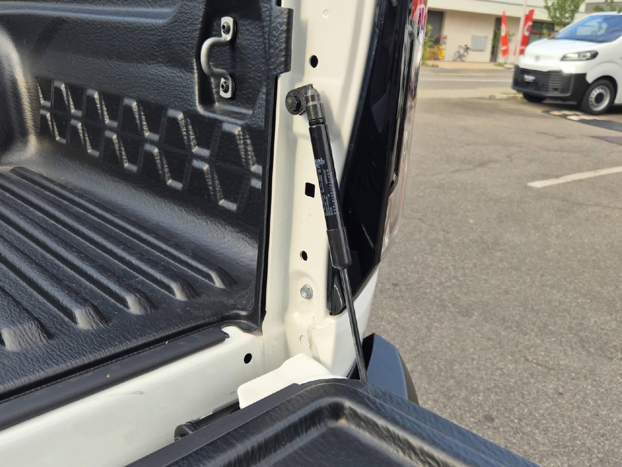 TOYOTA Hilux Double Cab.-Pick-up 59KWh Comfort-image-9