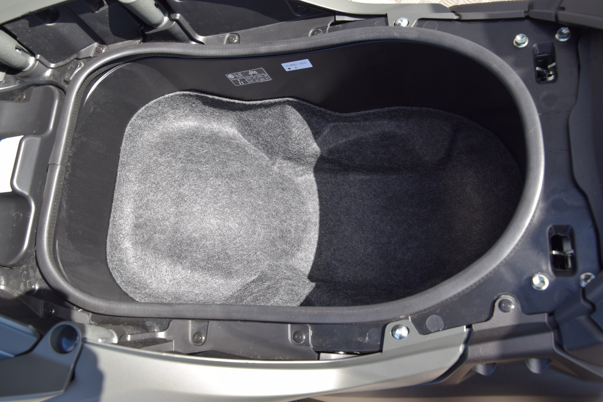 YAMAHA T-MAX 560-image-10