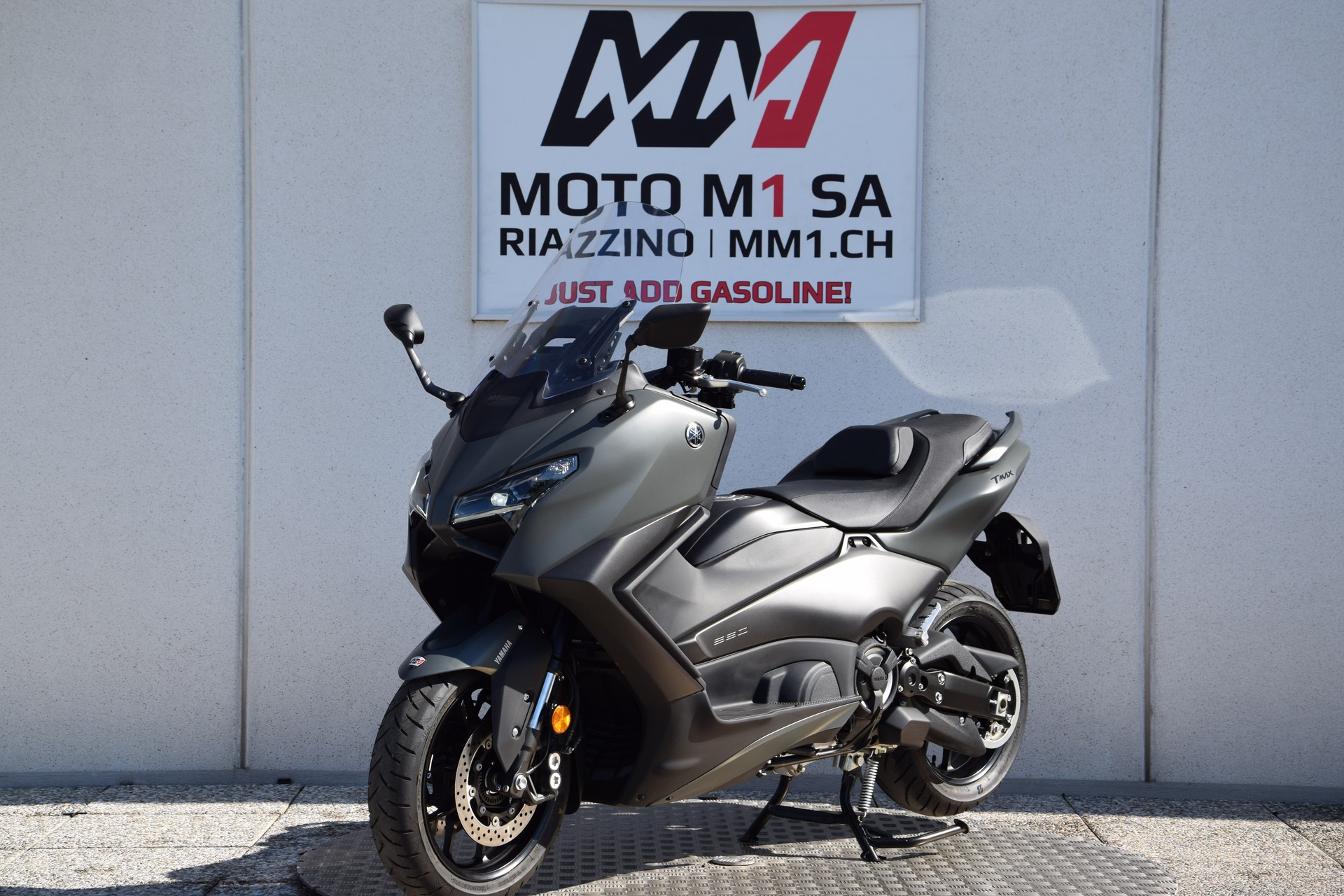YAMAHA T-MAX 560-showroom-element-3