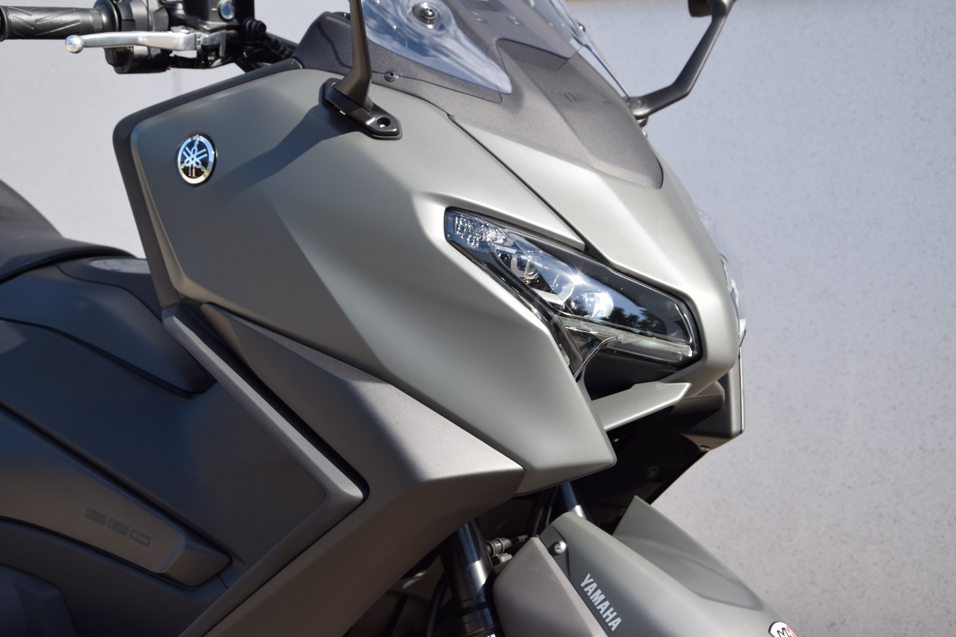 YAMAHA T-MAX 560-image-8