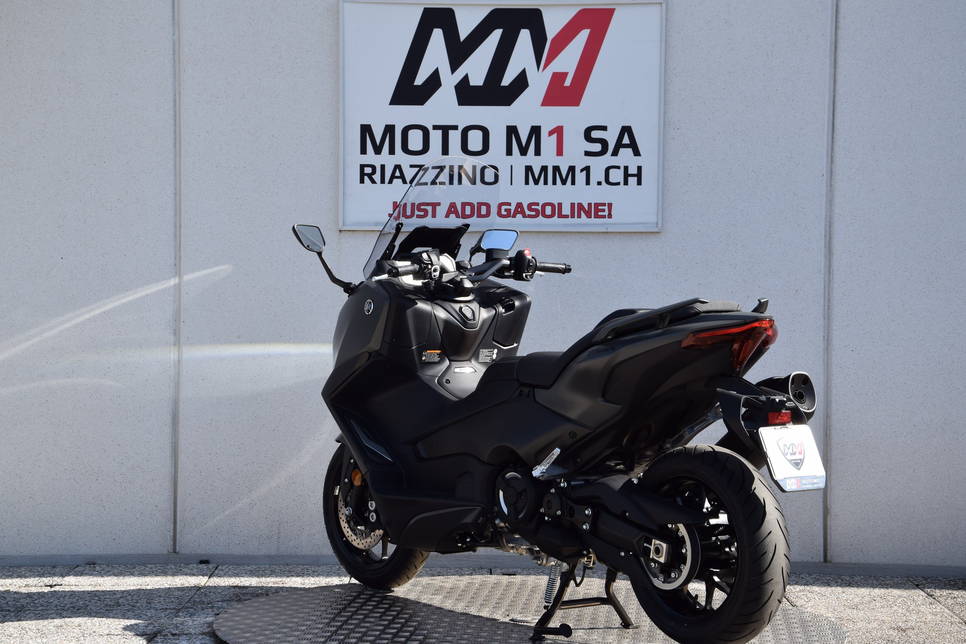 YAMAHA T-MAX 560-image-5