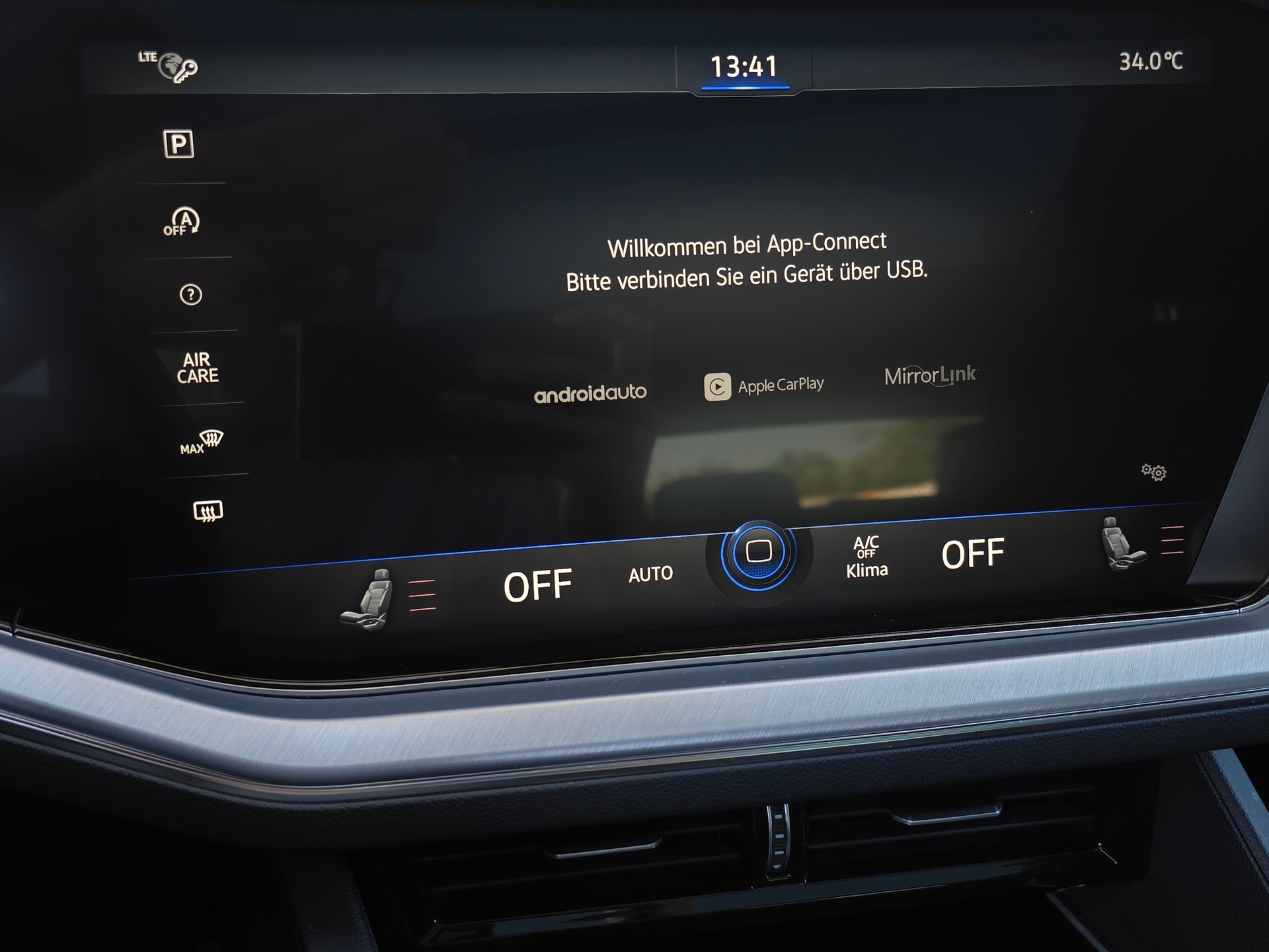 VW Touareg 3.0 TSI Elegance Tiptronic mit Luftfederung-image-24