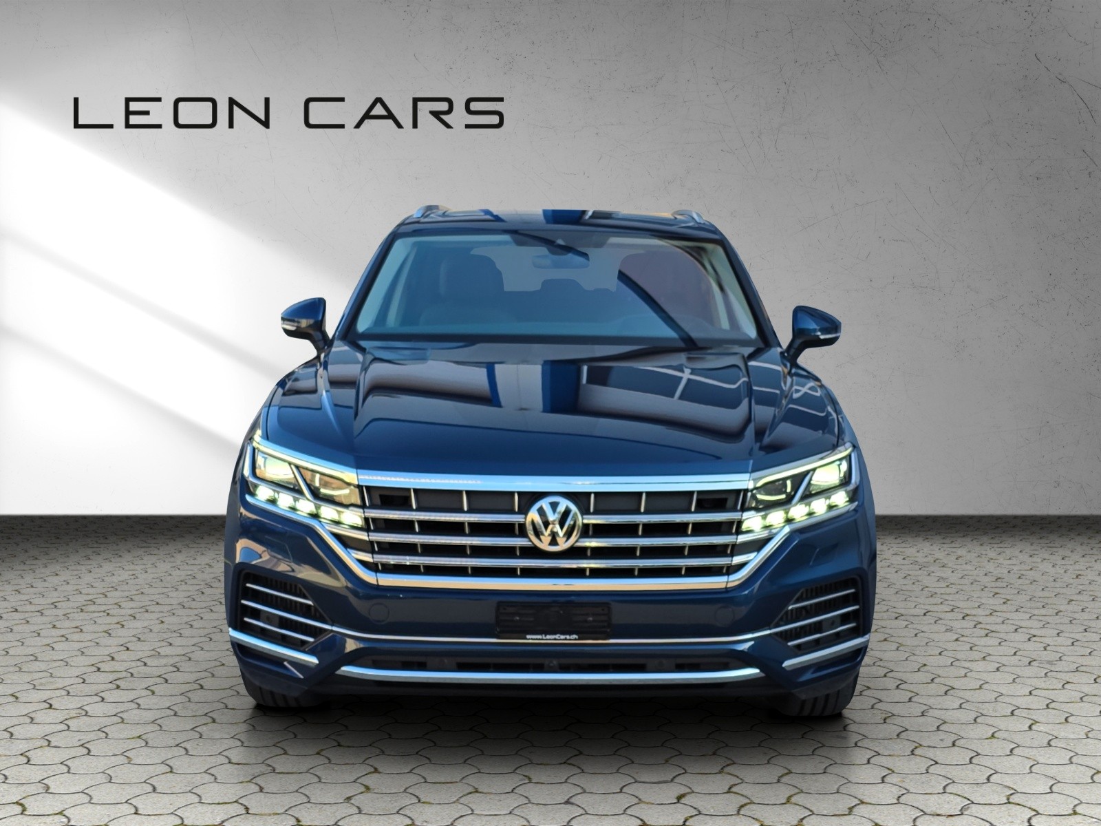 VW Touareg 3.0 TSI Elegance Tiptronic mit Luftfederung-image-1
