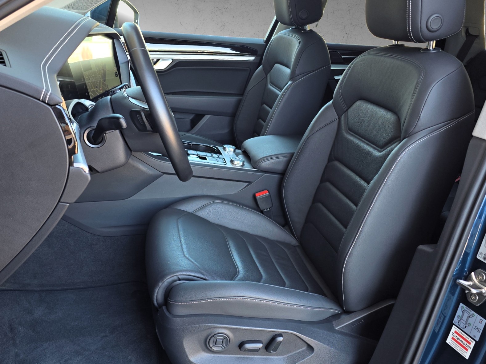 VW Touareg 3.0 TSI Elegance Tiptronic mit Luftfederung-image-9