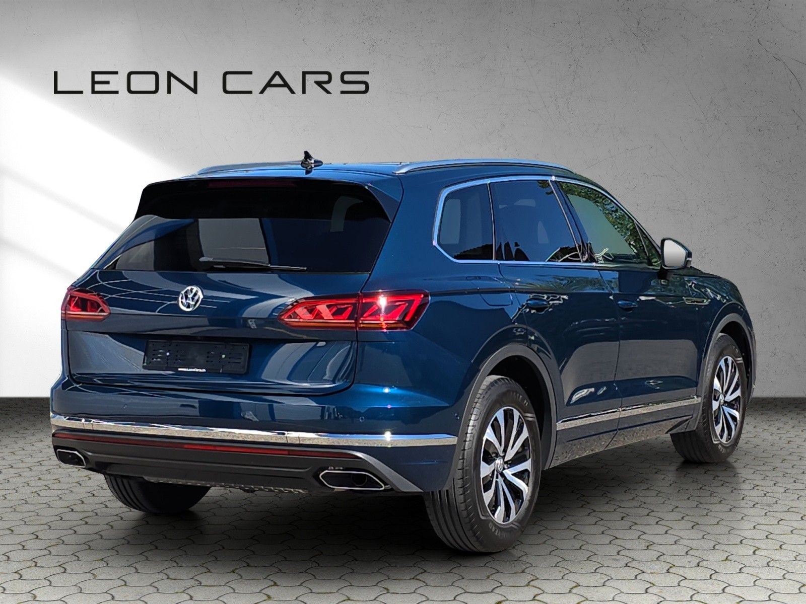 VW Touareg 3.0 TSI Elegance Tiptronic mit Luftfederung-image-4