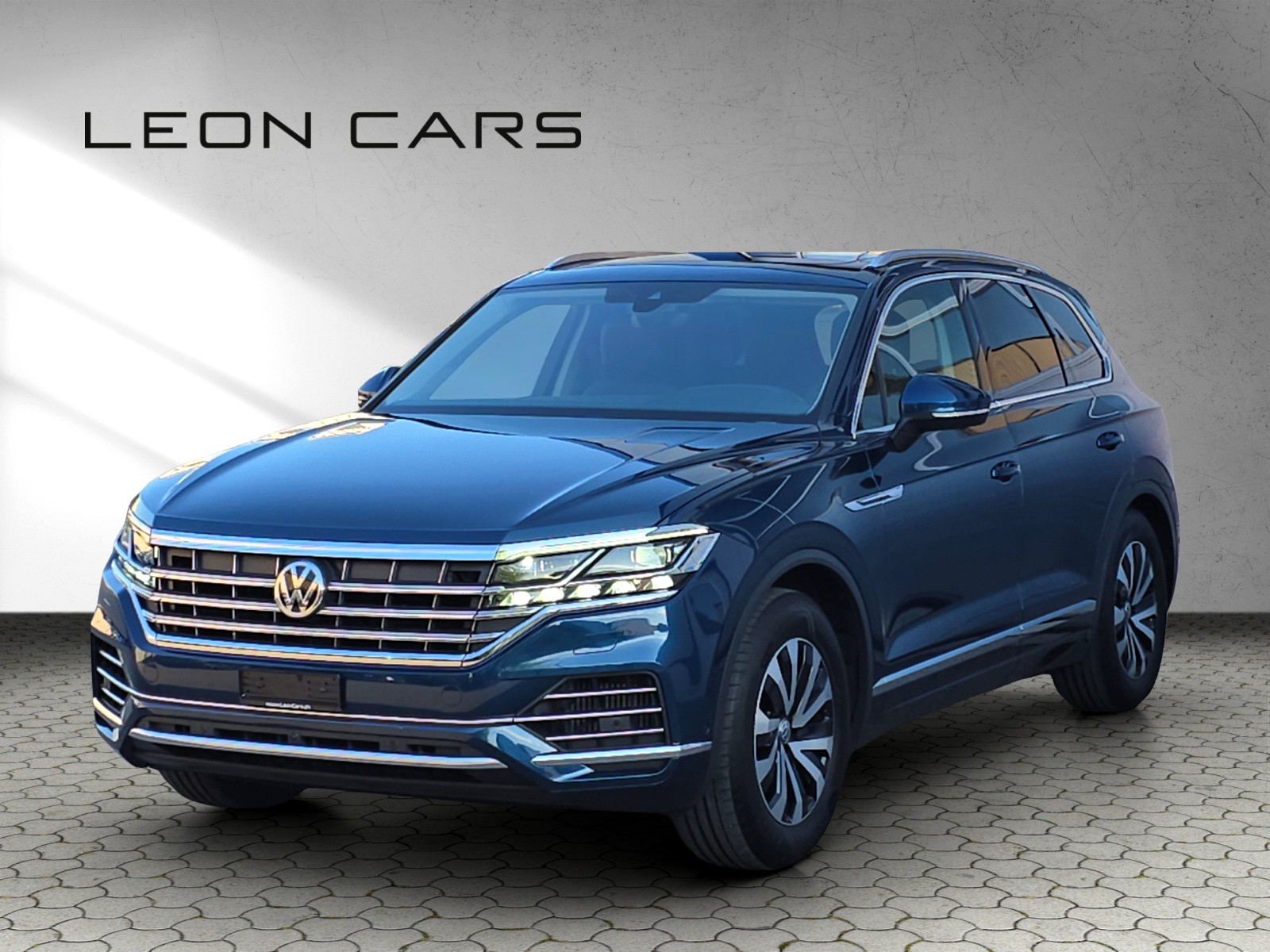 VW Touareg 3.0 TSI Elegance Tiptronic mit Luftfederung-image-0