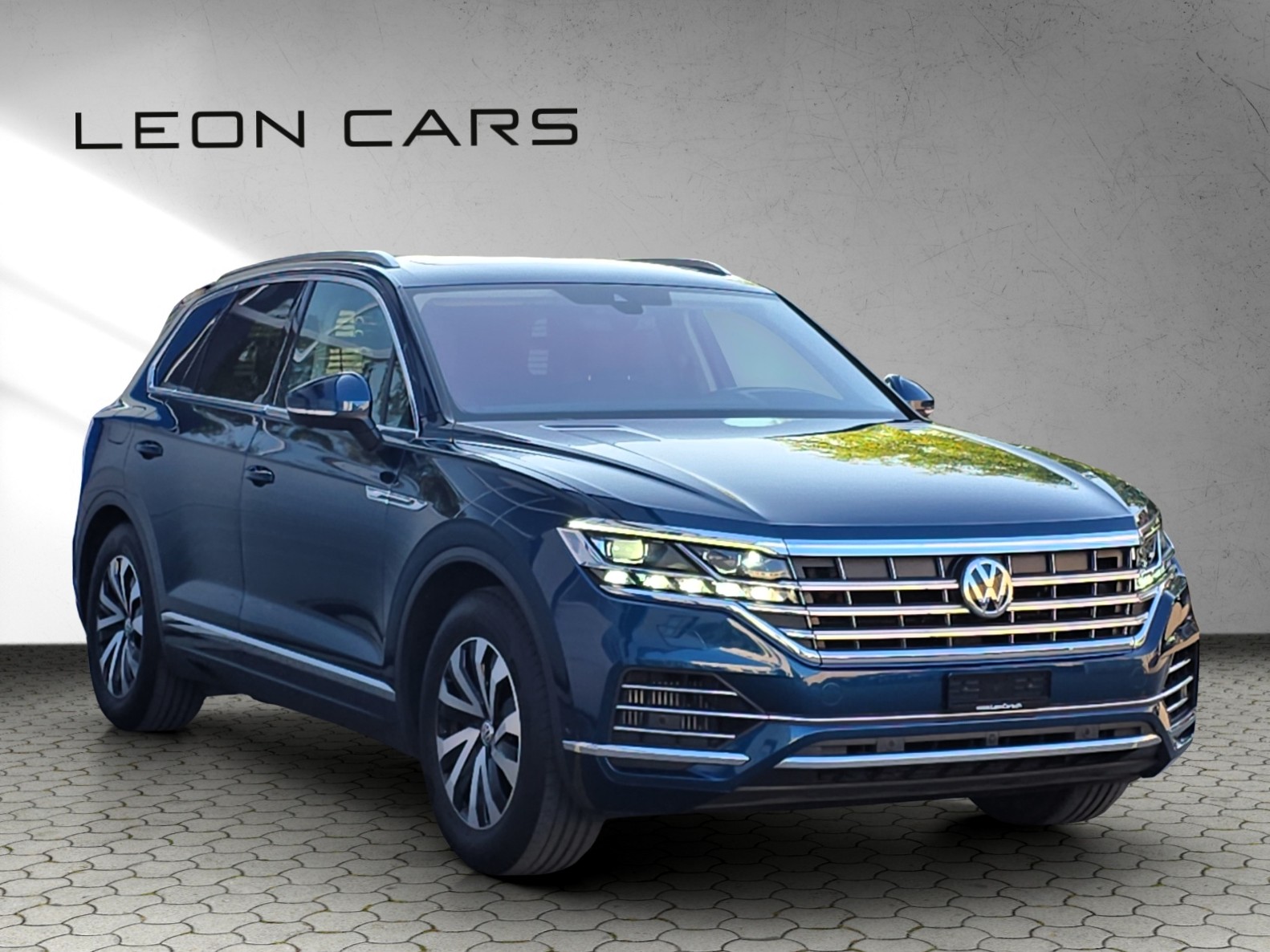 VW Touareg 3.0 TSI Elegance Tiptronic mit Luftfederung-image-2